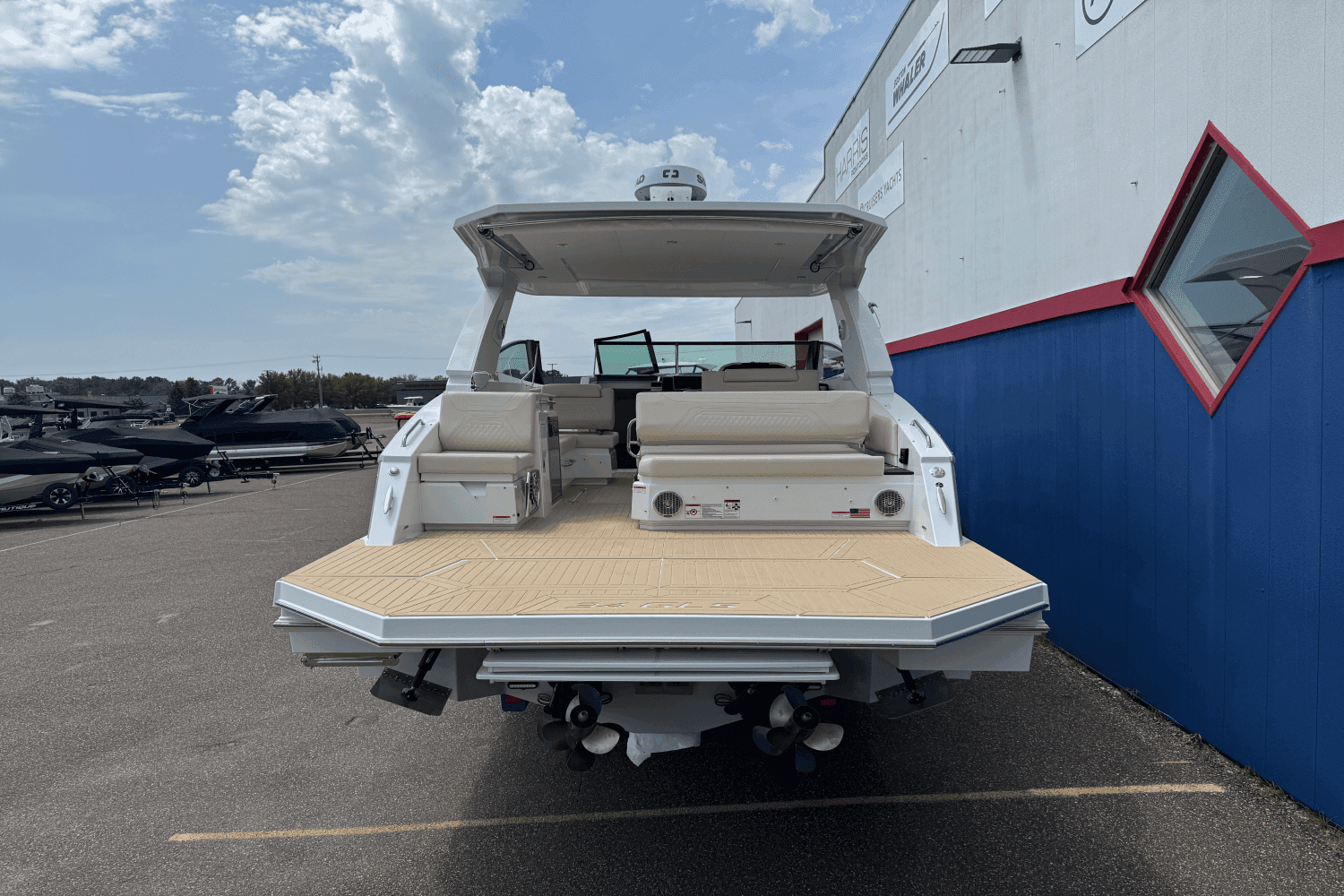2026 Cruisers Yachts 34 GLS I/O for Sale in Excelsior, Minnesota Sport Cruiser 5
