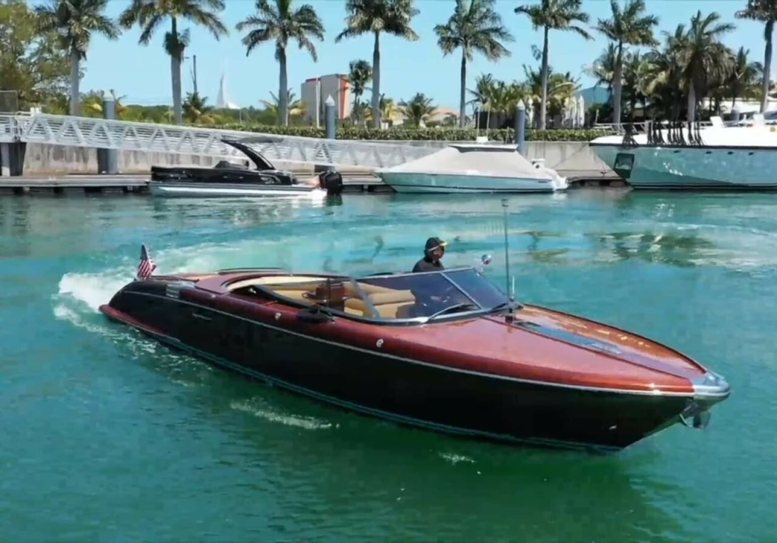2009 Riva Aquariva 33 Sold in Miami Beach, Florida Runabout