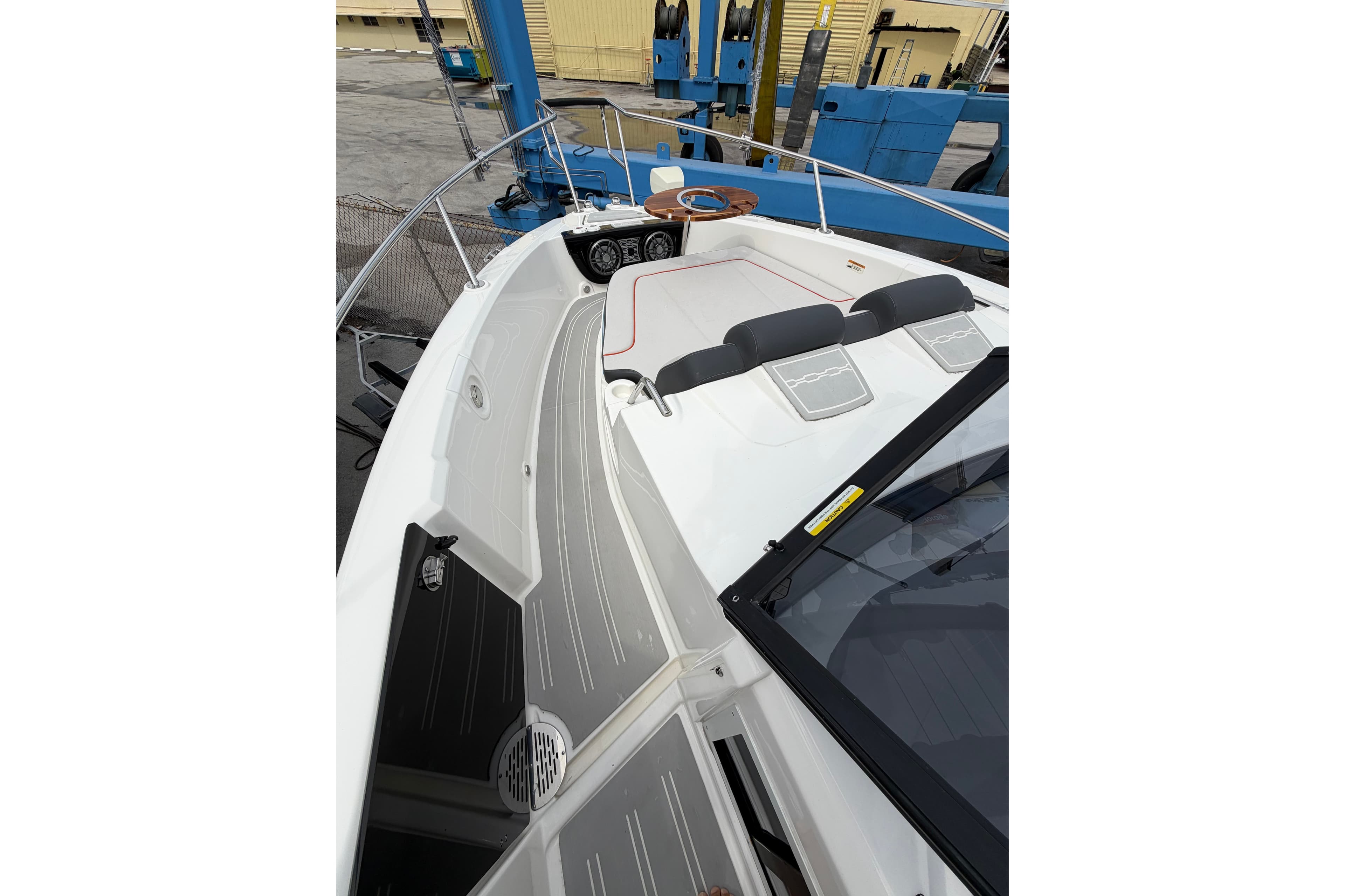 2026 Granfort Boats USA 300 GTX zum Verkauf in Miami, FL Express Cruiser 4
