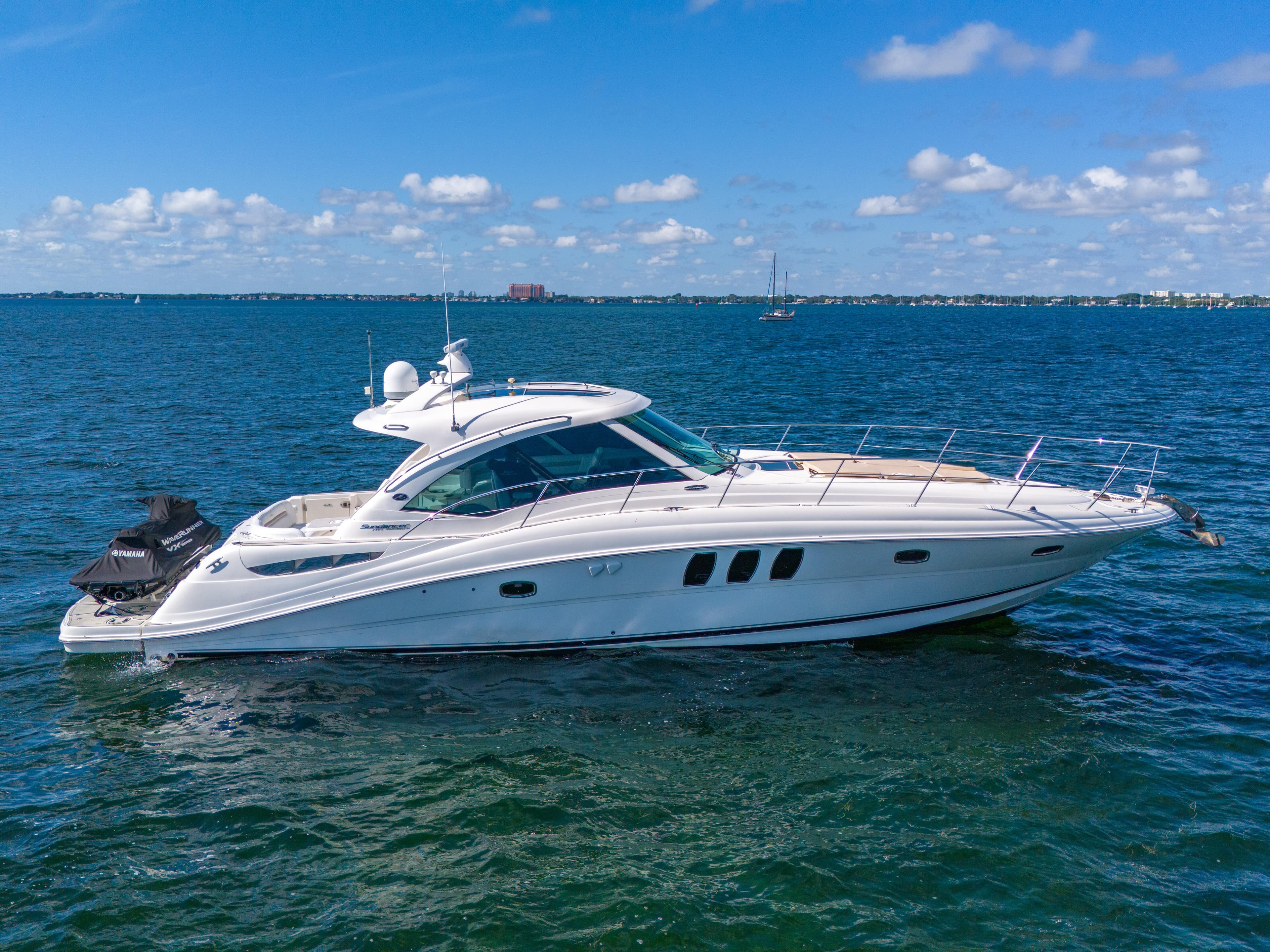 2010 Sea Ray 500 Sundancer zum Verkauf in Miami, Florida Express Cruiser 2