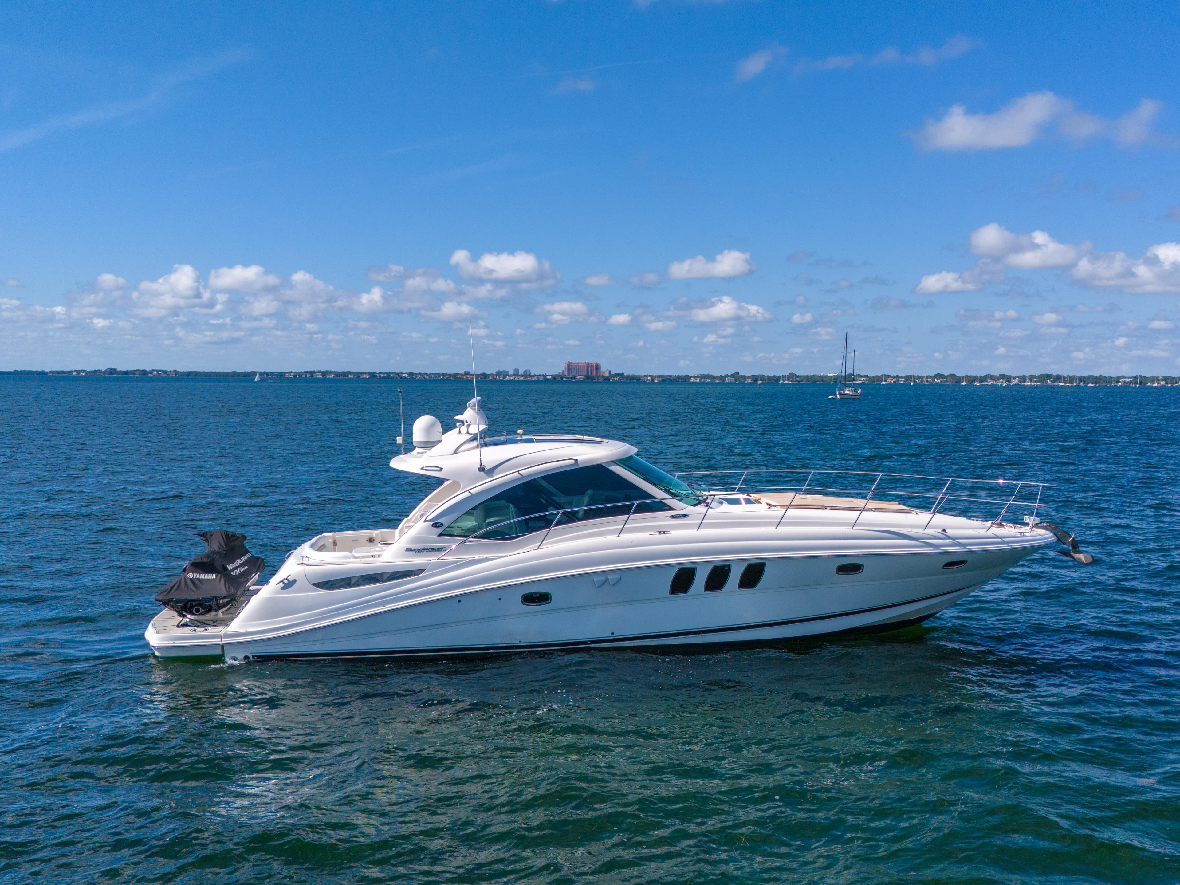 2010 Sea Ray 500 Sundancer zum Verkauf in Miami, Florida Express Cruiser 3