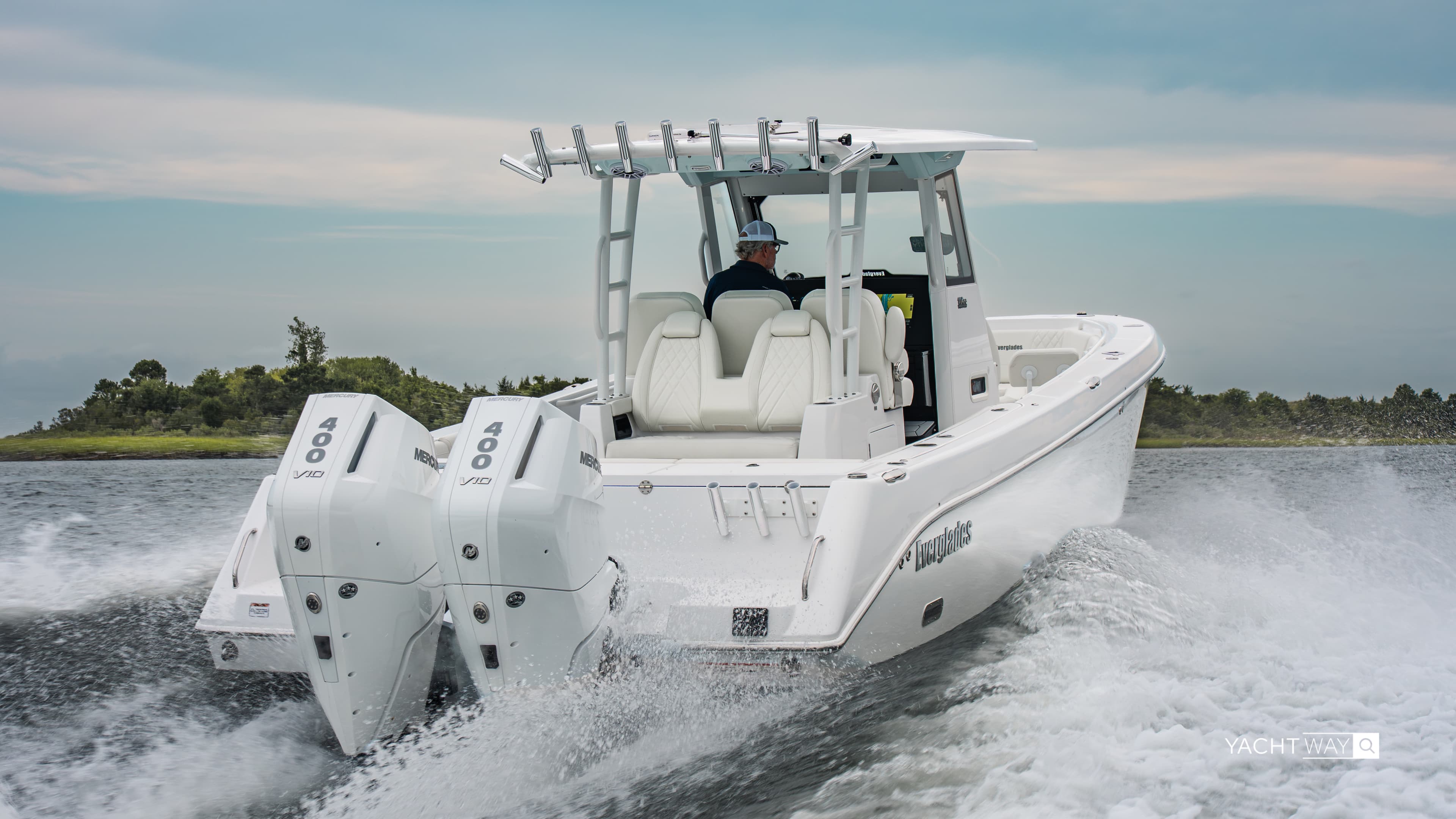 2026 Everglades Boats 335CC for Sale in Wrightsville Beach, North Carolina Center Console 4