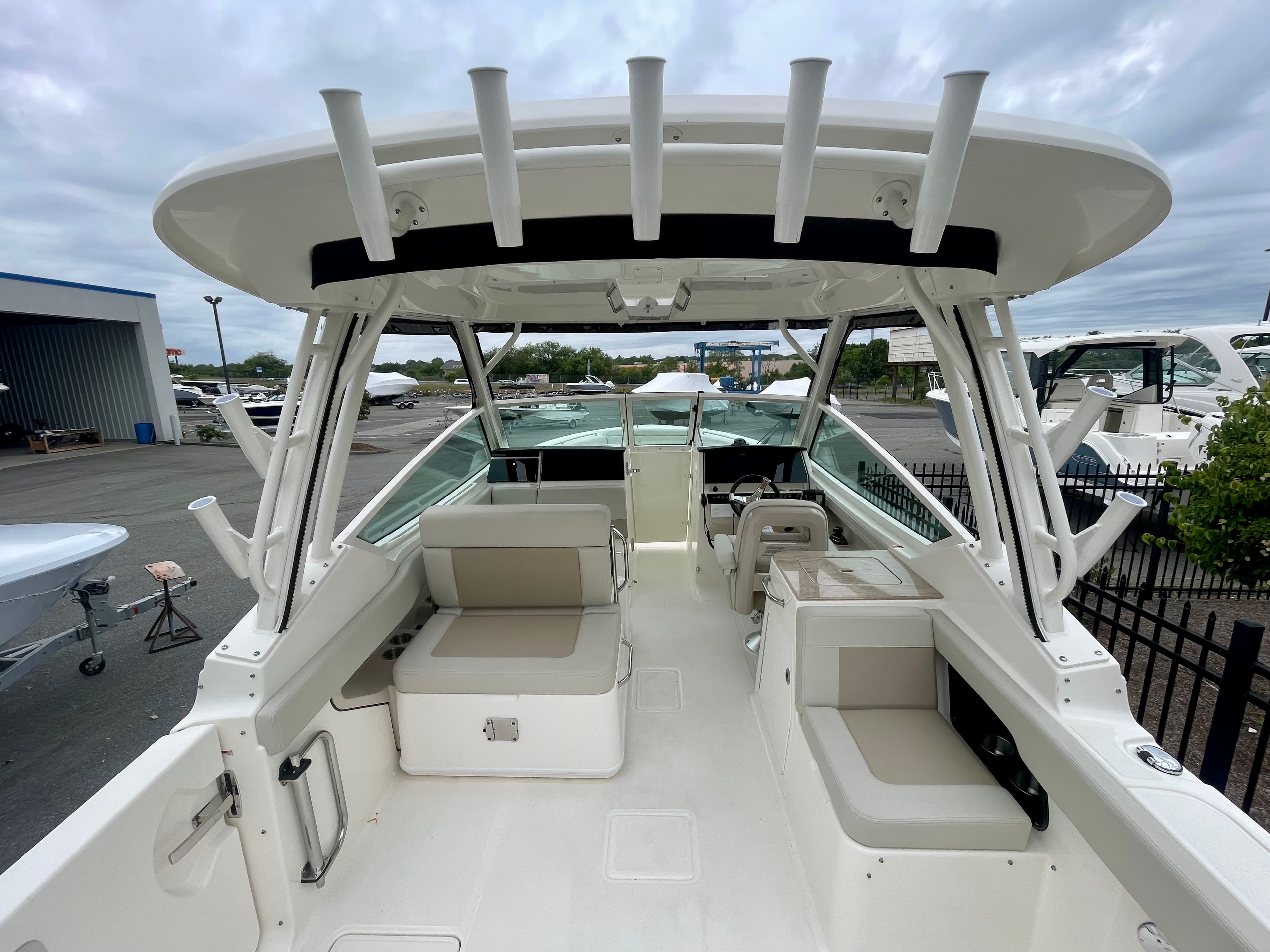 2027 Boston Whaler 280 Vantage à vendre à Danvers, Massachusetts Dual Console 3