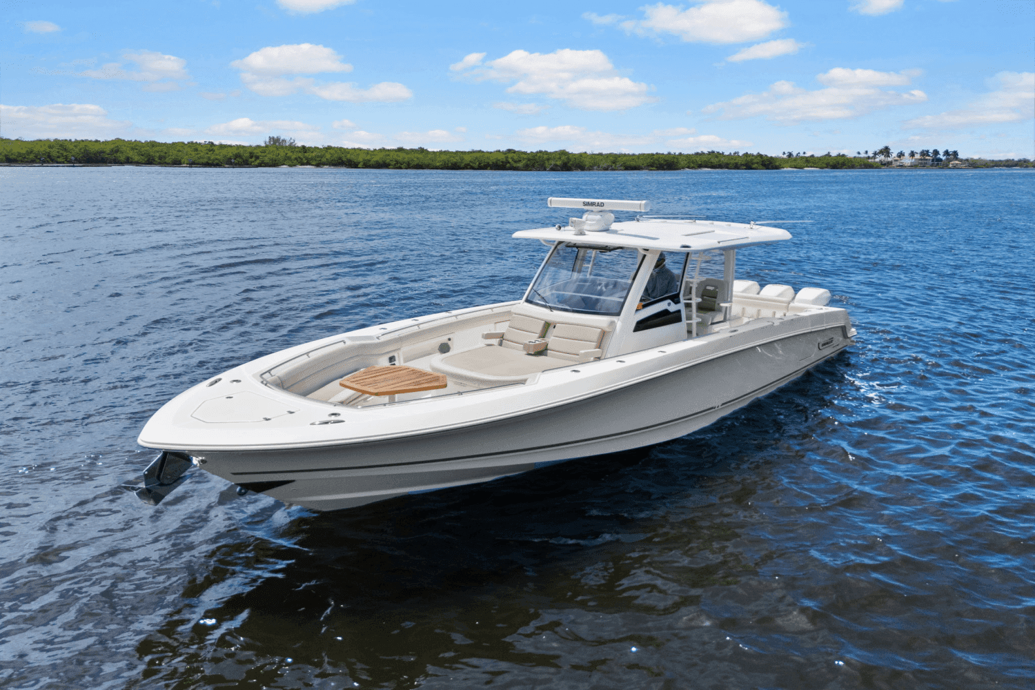 2018 Boston Whaler 380 Outrage zum Verkauf in Naples, Florida Center Console 4