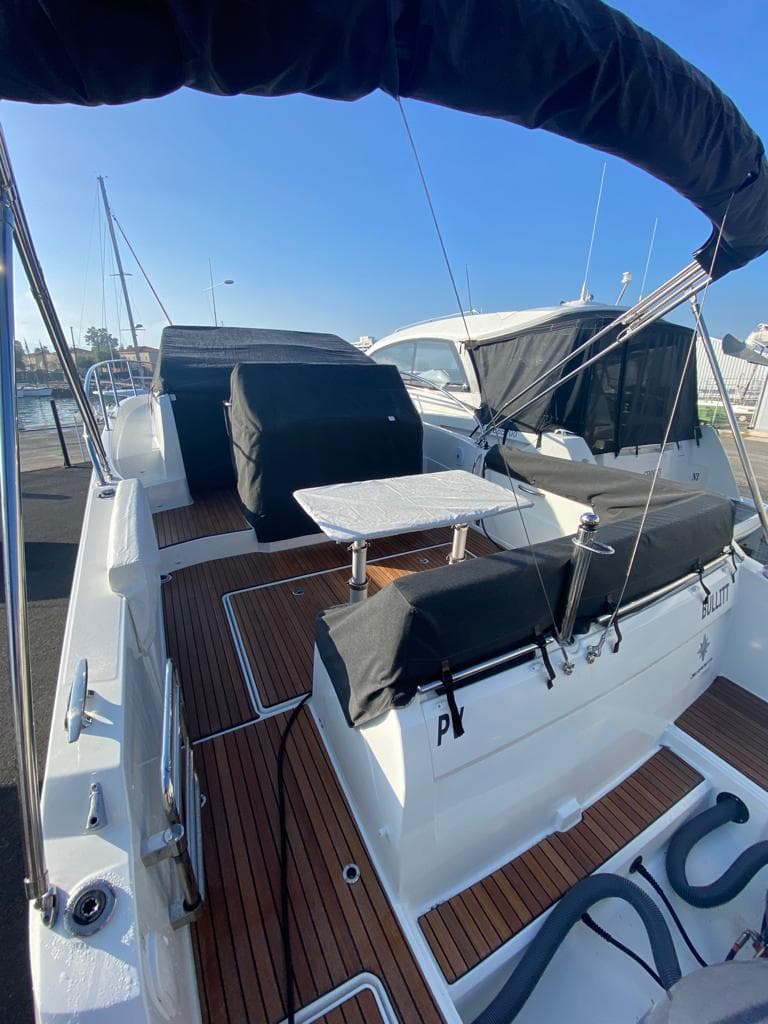 2019 Jeanneau Cap Camarat 10.5 WA zum Verkauf in Marseille, FR Walk-around Boats 5