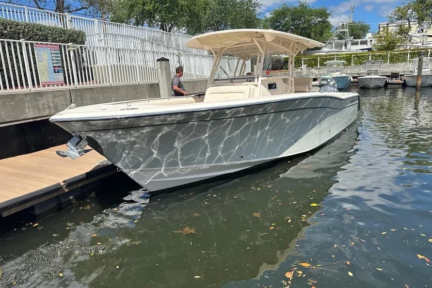 2014 Grady-White Boats Canyon 336 zum Verkauf in Pompano Beach, Florida Center Console