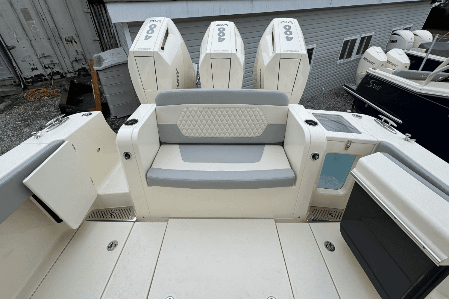 2025 Scout Boats 377LXF in vendita a Charleston, SC Center Console 3