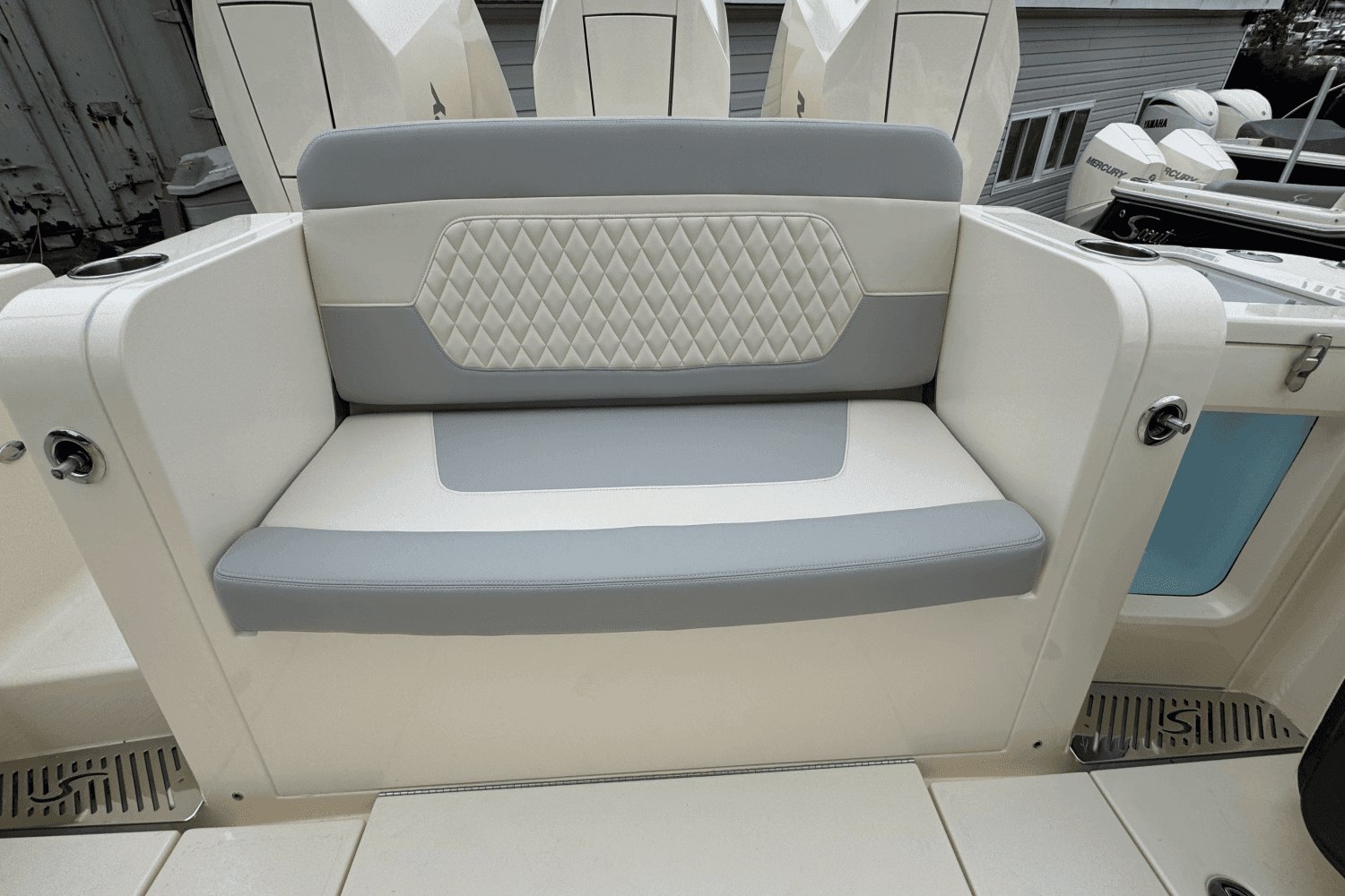 2025 Scout Boats 377LXF in vendita a Charleston, SC Center Console 4