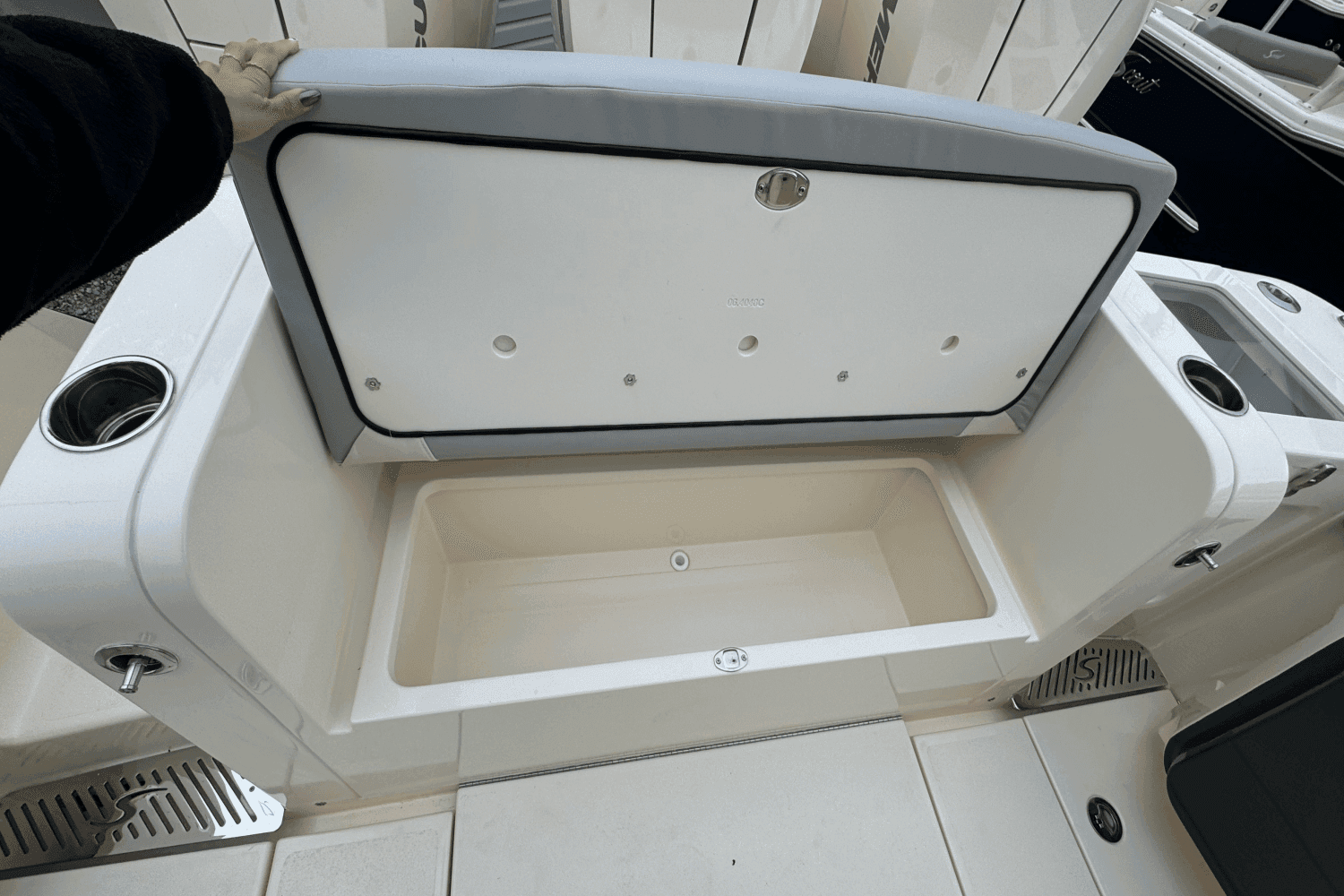 2025 Scout Boats 377LXF in vendita a Charleston, SC Center Console 5