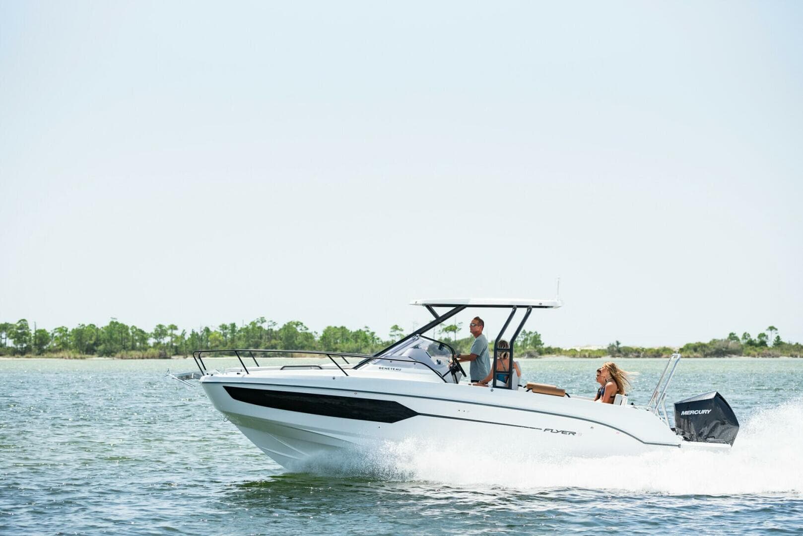 2027 Beneteau Flyer 8 SUNdeck for Sale in South Dartmouth, Massachusetts Center Console 2