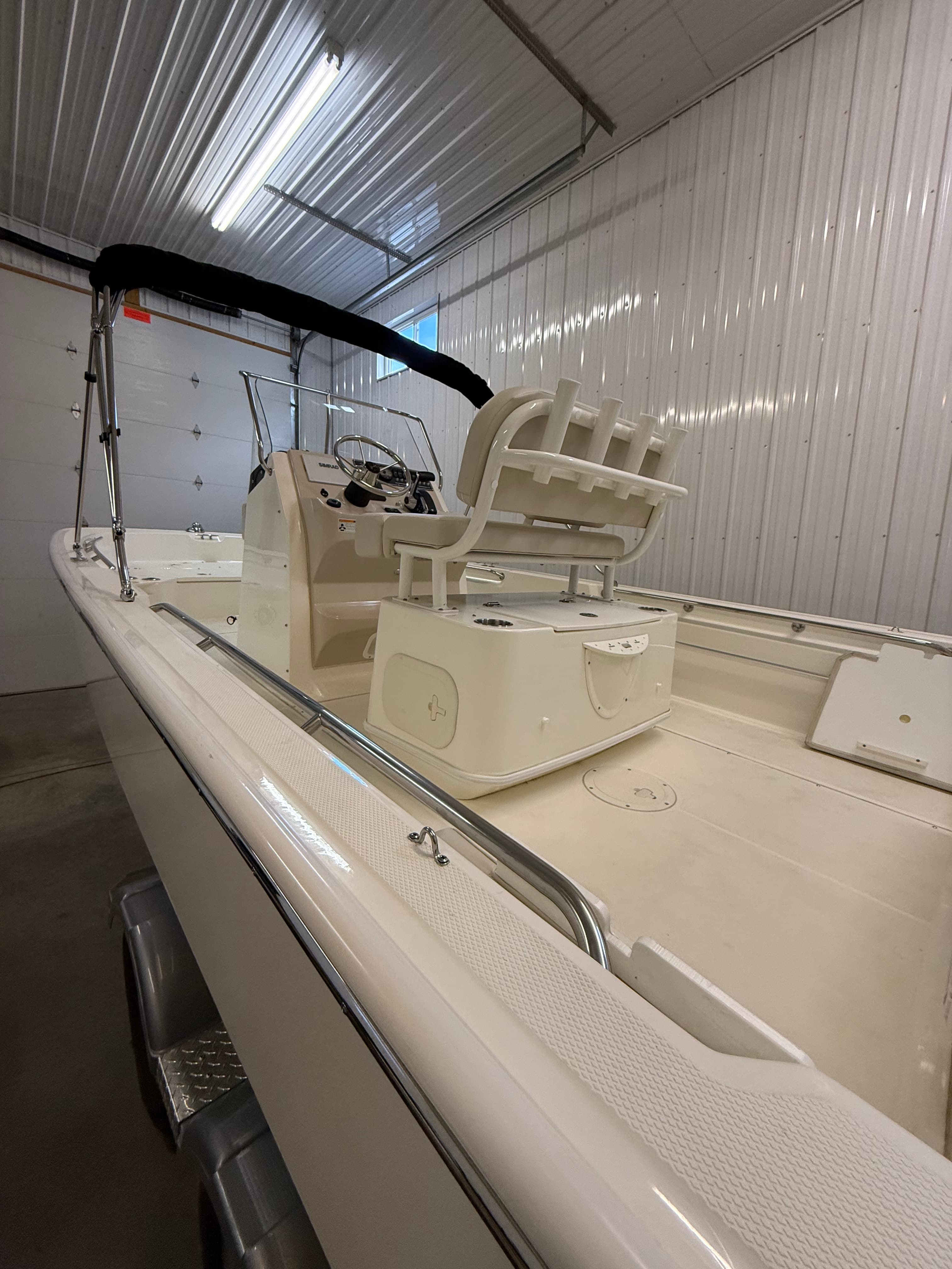 2025 Boston Whaler 210 Montauk zum Verkauf in Excelsior, Minnesota Center Console