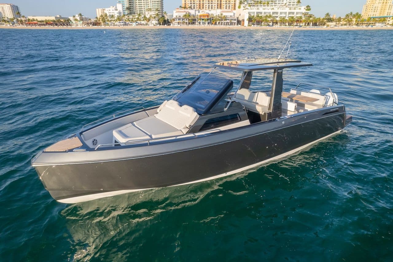 2024 Schaefer Yachts V33 for Sale in Fort Lauderdale, Florida Center Console 2
