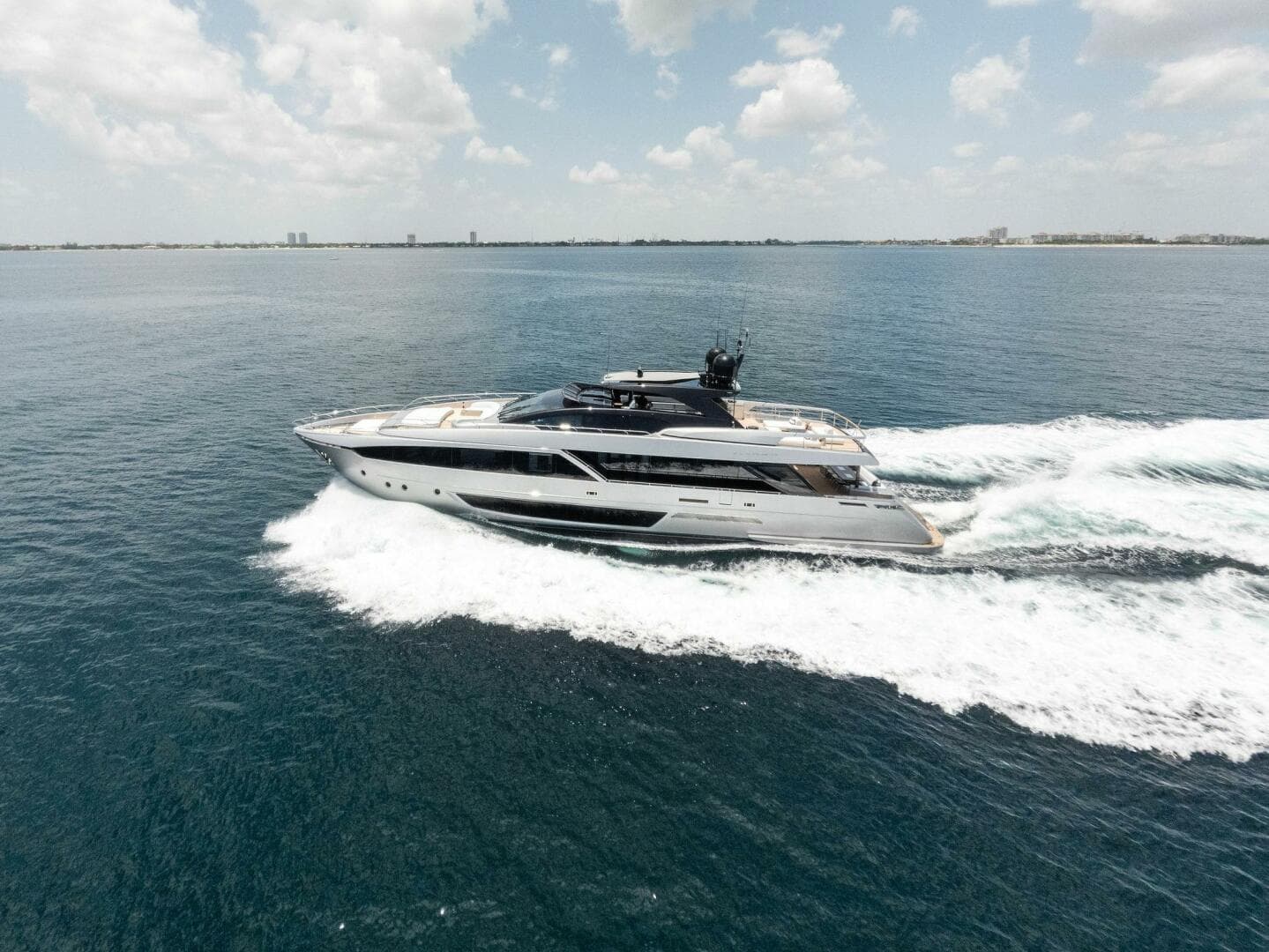 2023 Riva 110' Dolcevita zum Verkauf in Fort Lauderdale, Florida Flybridge 3