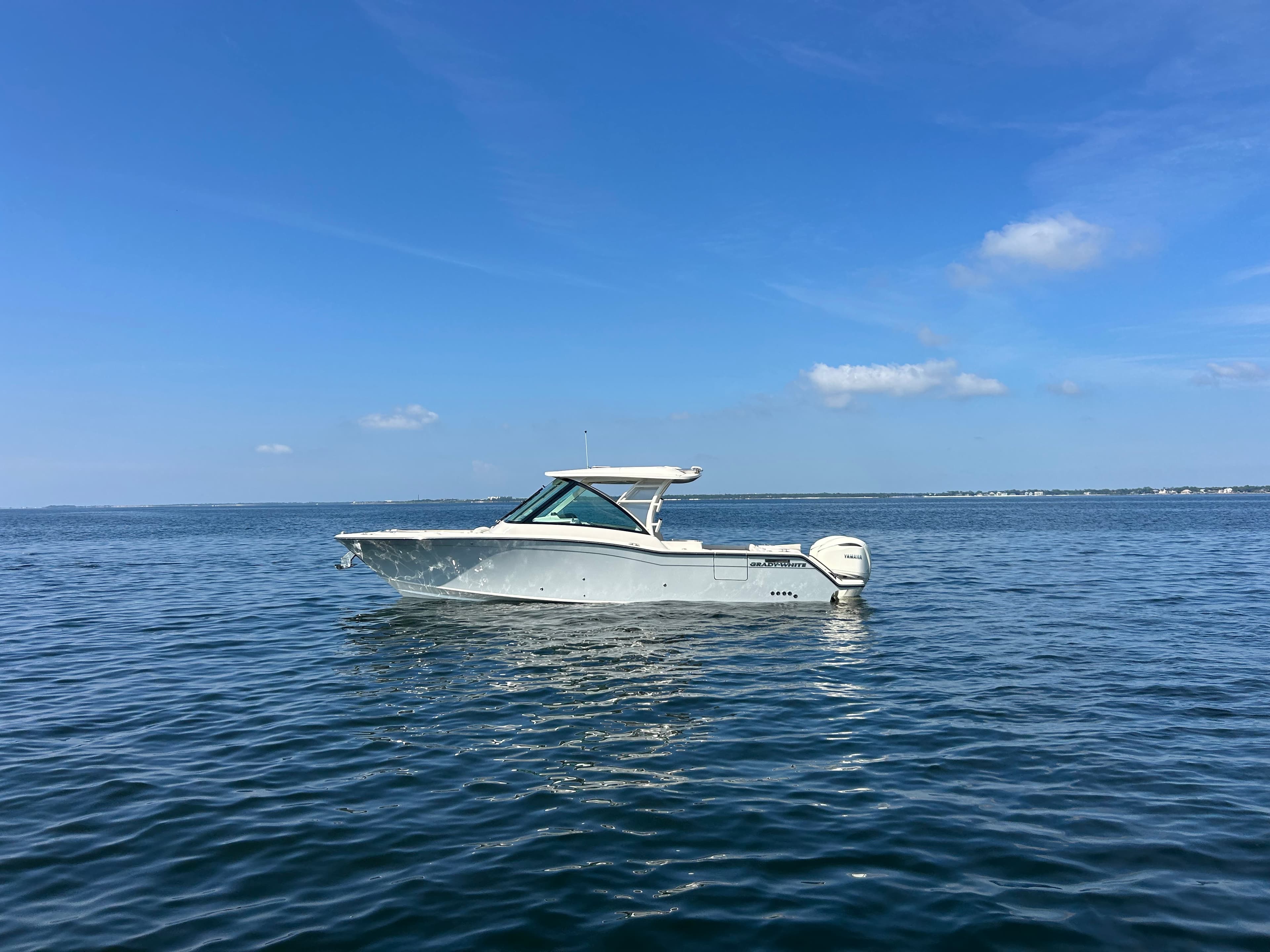 2027 Grady-White Boats Freedom 325 for Sale in Pensacola, Florida Bowrider