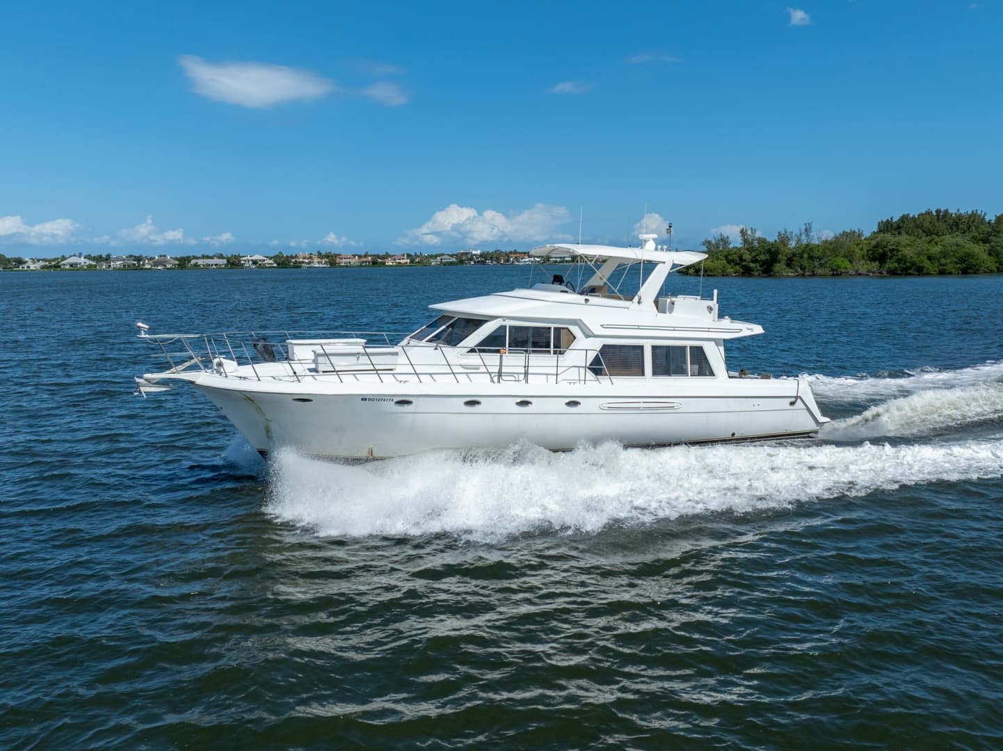 2003 Navigator 5700 for Sale in Vero Beach, Florida Motor Yacht 4