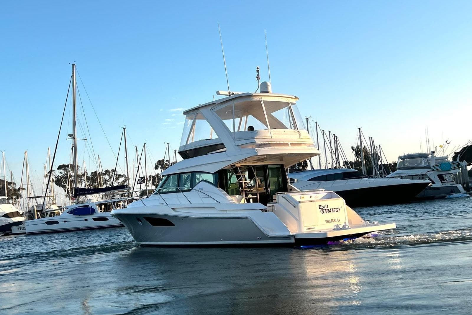 2019 Tiara Yachts F44 Flybridge zum Verkauf in Dana Point, California Motor Yacht 3