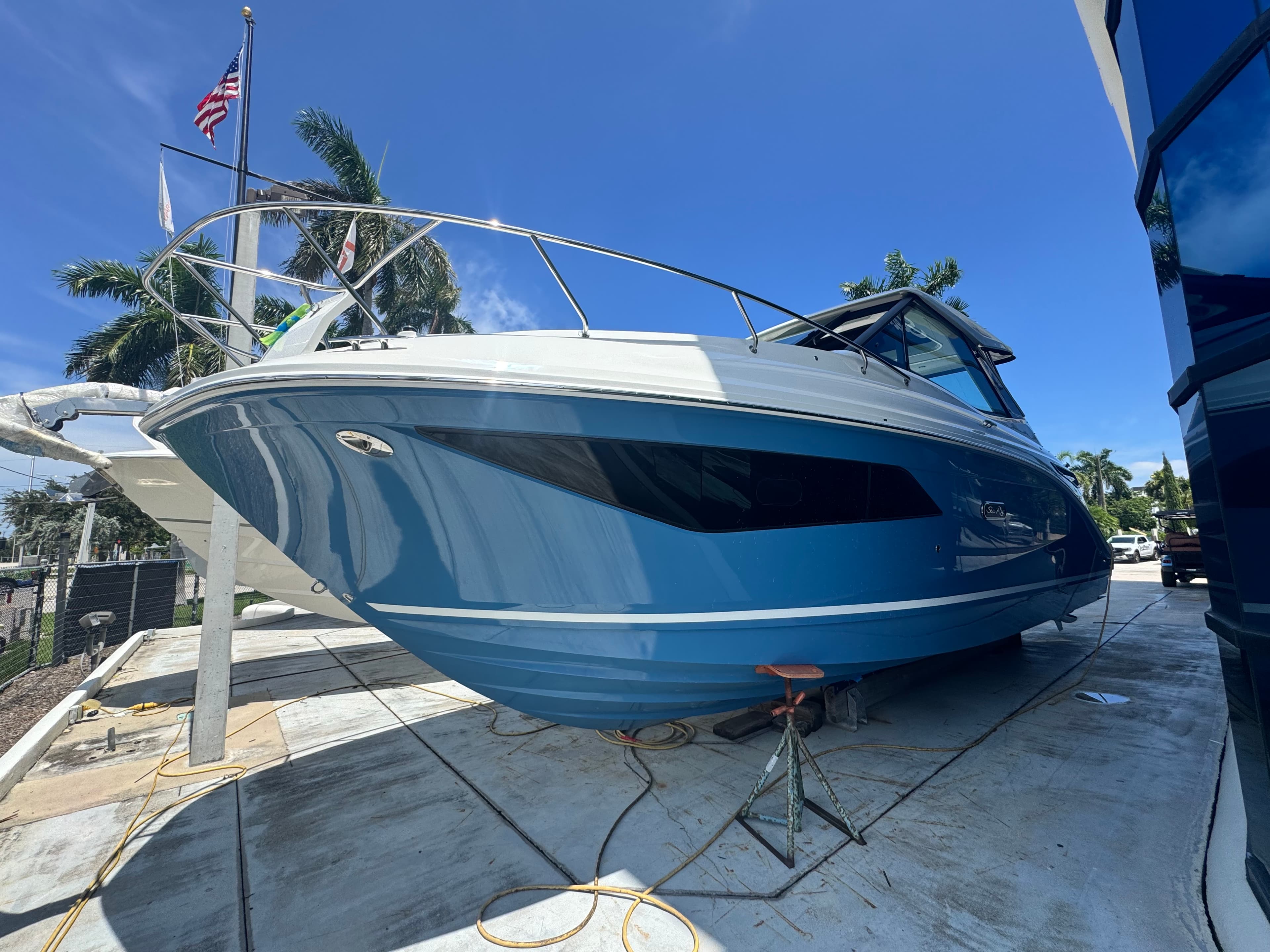 2027 Sea Ray Sundancer 320 Outboard zum Verkauf in Pompano Beach, Florida Express Cruiser