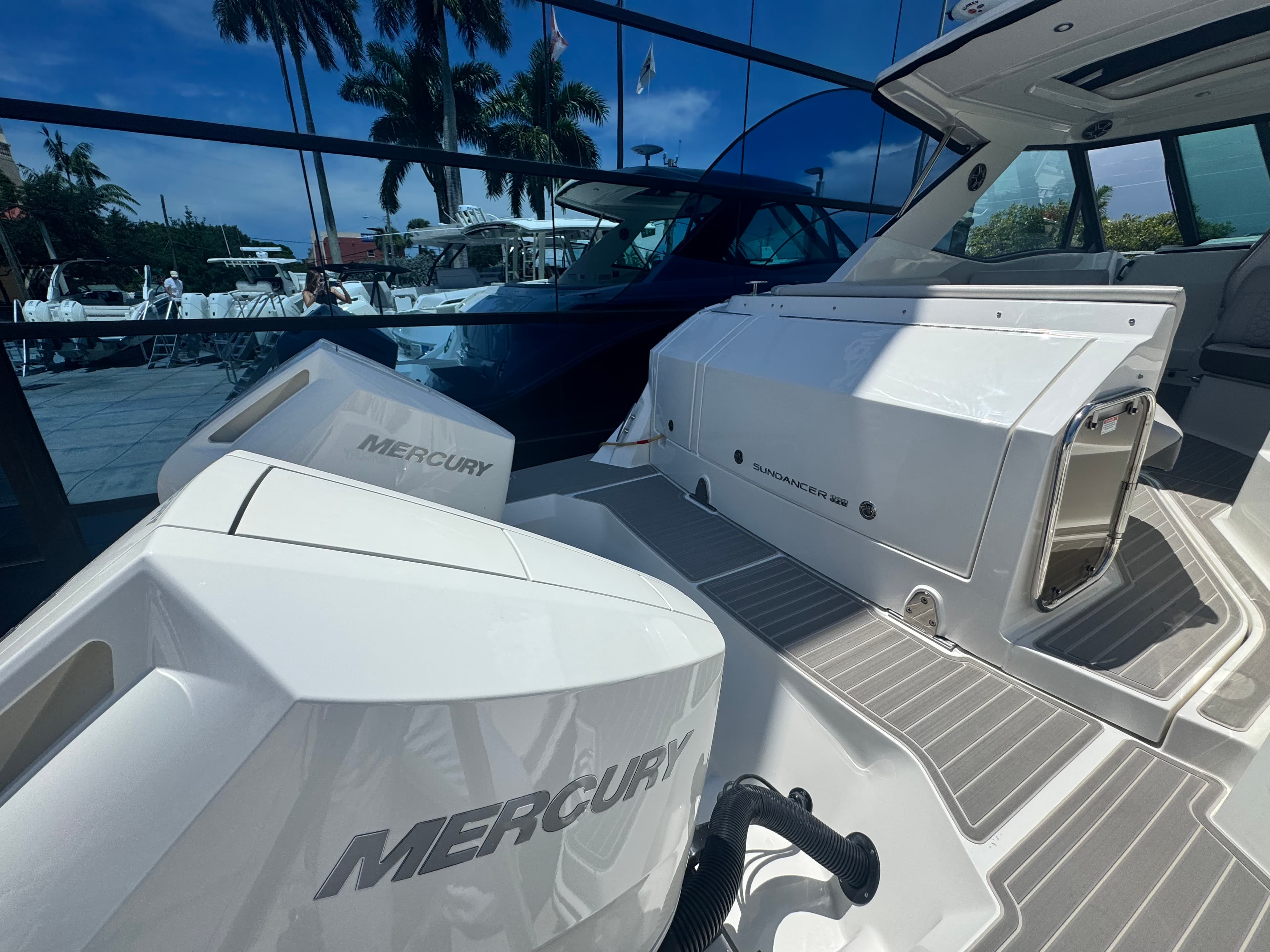 2027 Sea Ray Sundancer 320 Outboard zum Verkauf in Pompano Beach, Florida Express Cruiser 4