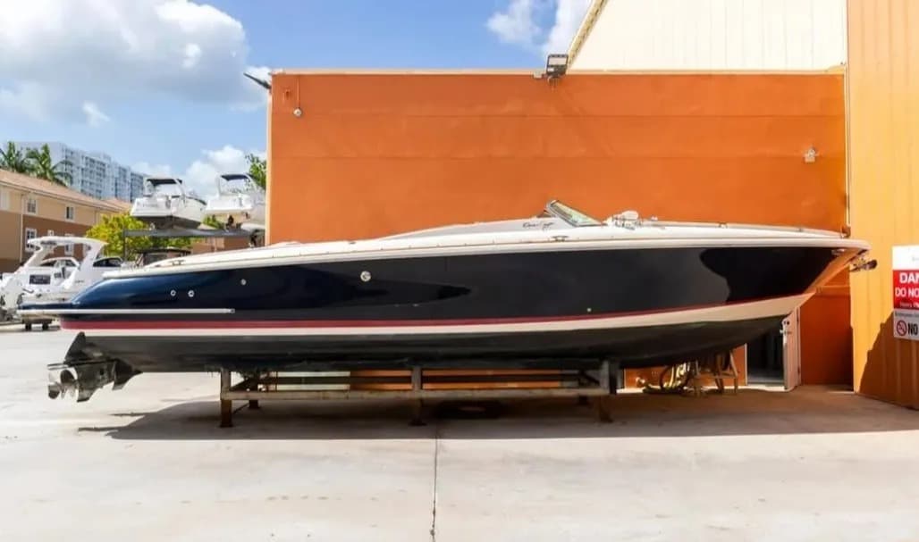 2013 Chris-Craft Corsair 32 te koop in Aventura, Florida Cuddy Cabin 2