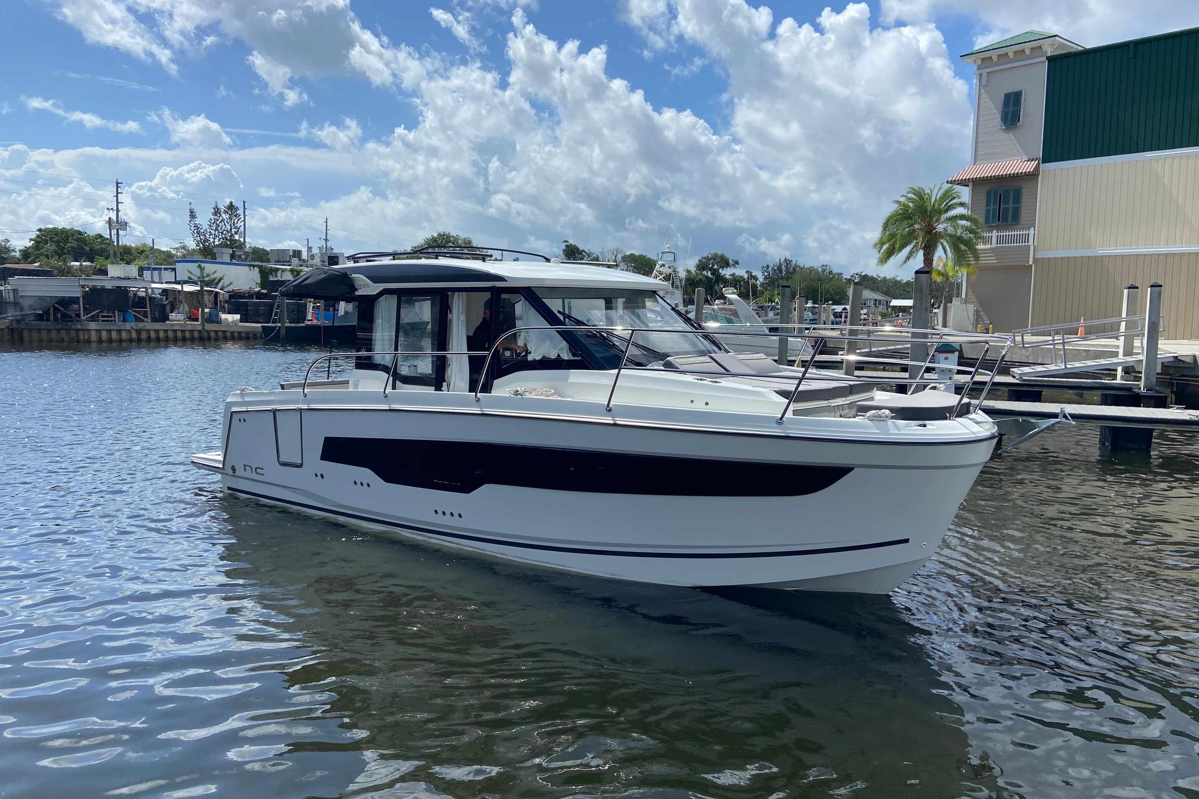 2026 Jeanneau NC 895 Series 2 zum Verkauf in Tarpon Springs, Florida Express Cruiser