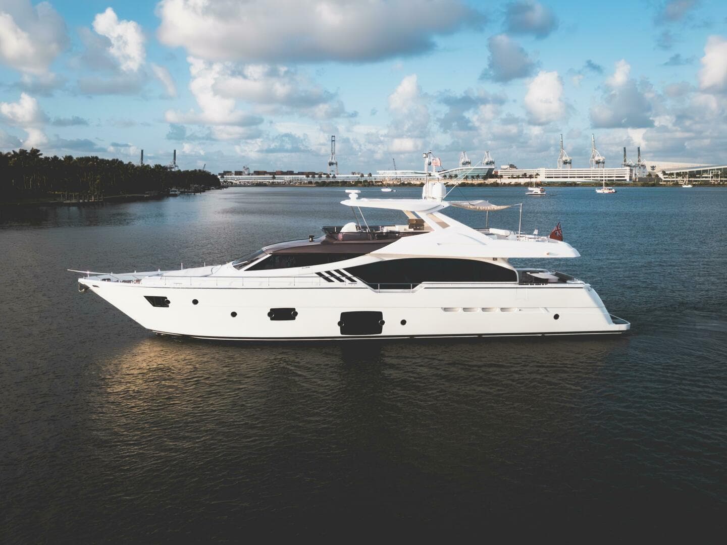 Ferretti Yachts 870 te koop