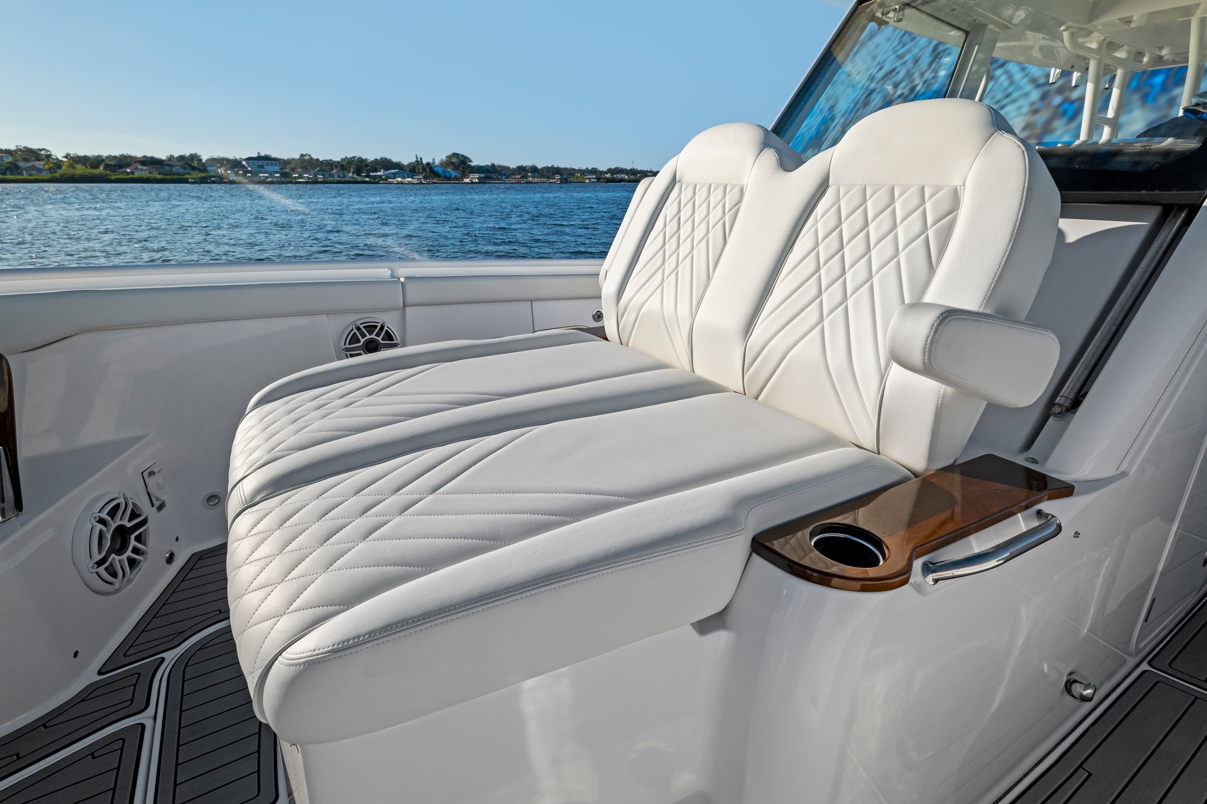 2026 Everglades Boats 375CC zum Verkauf in Wrightsville Beach, North Carolina Center Console 3