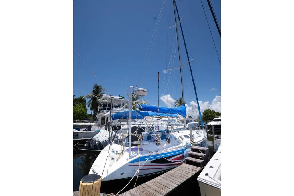 1993 Beneteau First 38s5 te koop in Dania Beach, Florida Sloop 2