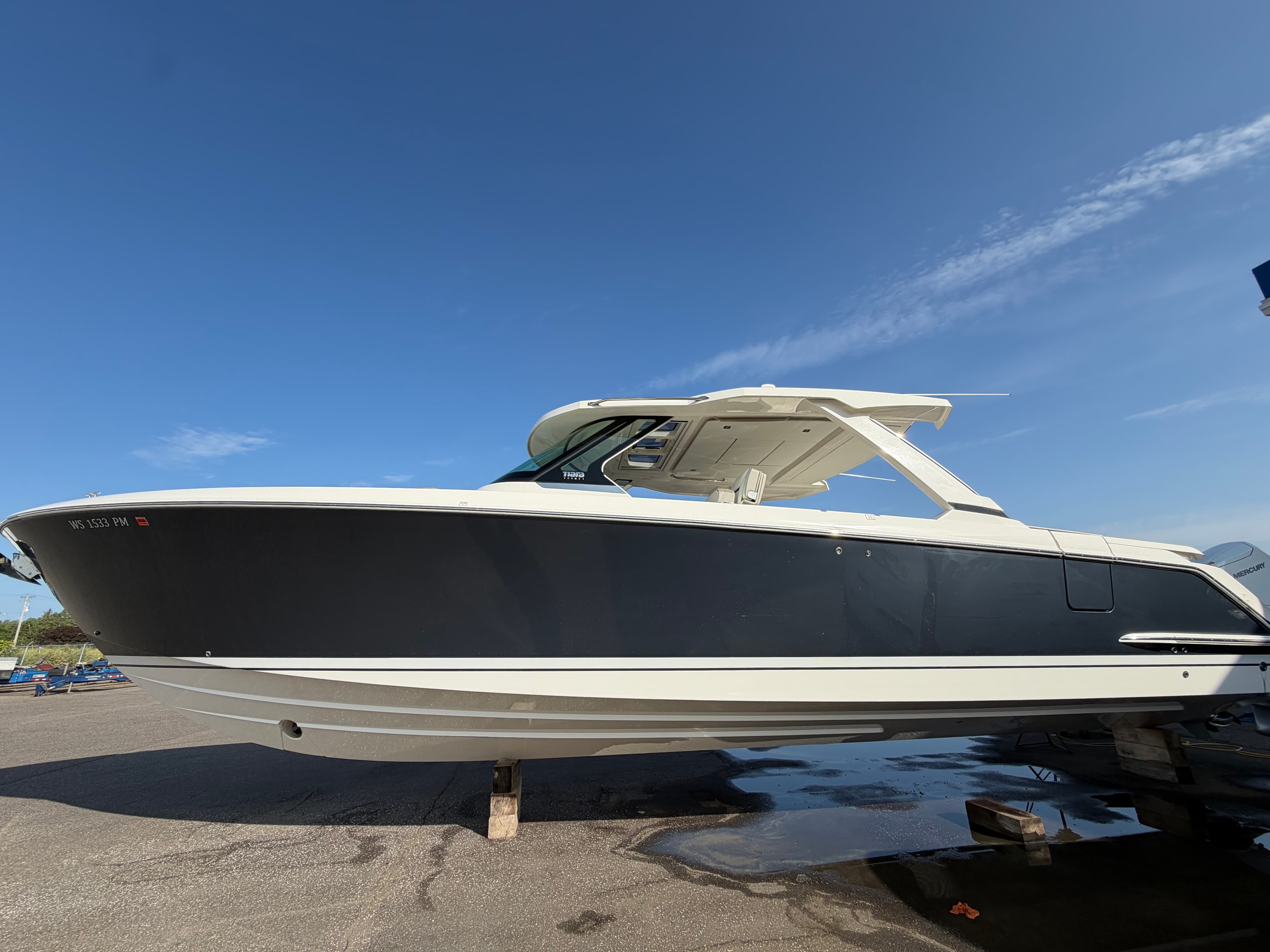 2022 Tiara Yachts 43LS in vendita a Excelsior, Minnesota Center Console