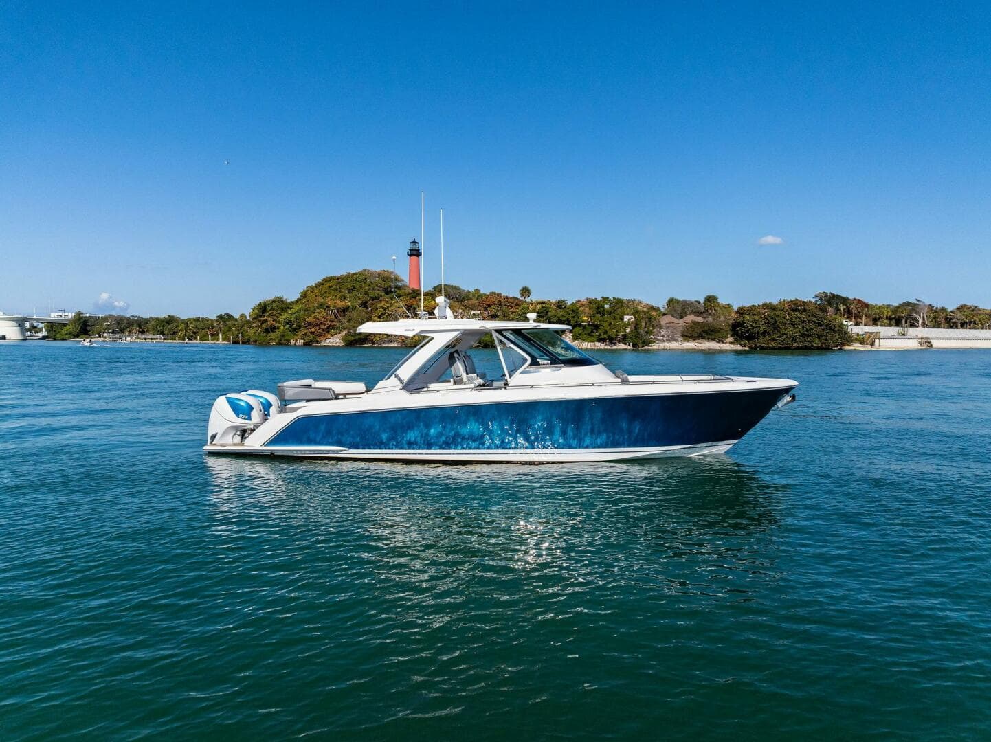 2019 Tiara Yachts 38LS for Sale in Jupiter, Florida Center Console