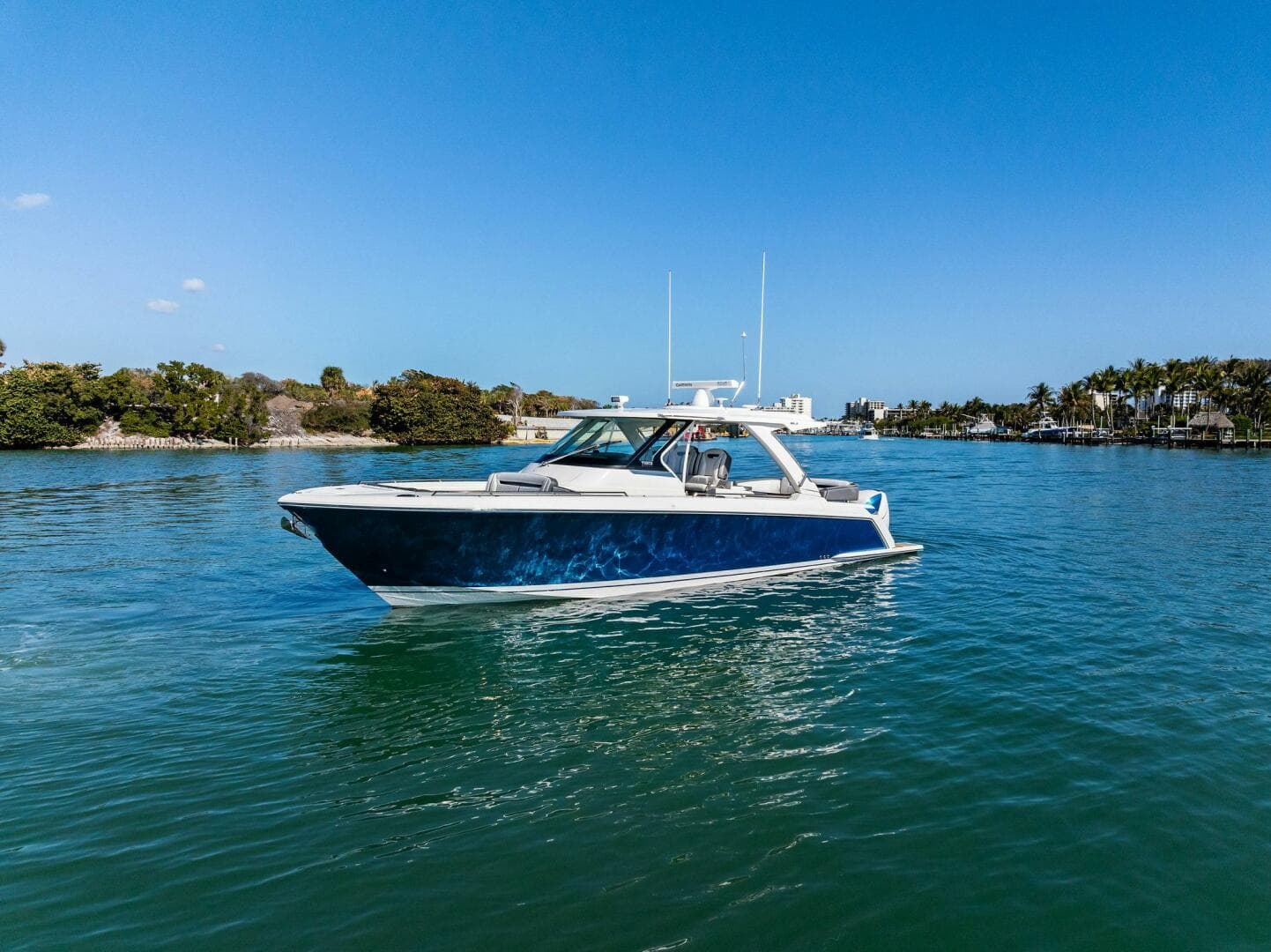 2019 Tiara Yachts 38LS for Sale in Jupiter, Florida Center Console 2