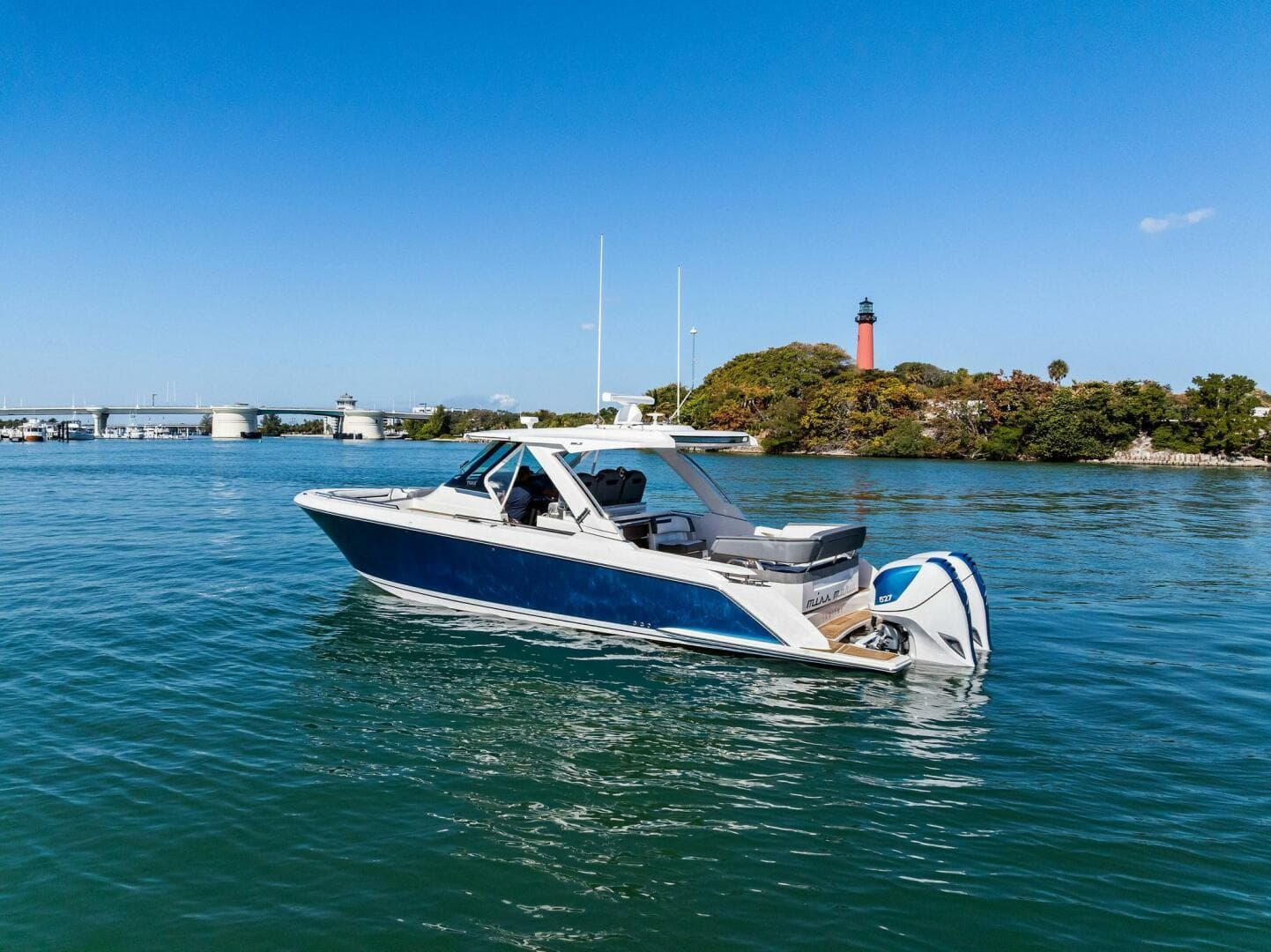 2019 Tiara Yachts 38LS for Sale in Jupiter, Florida Center Console 3