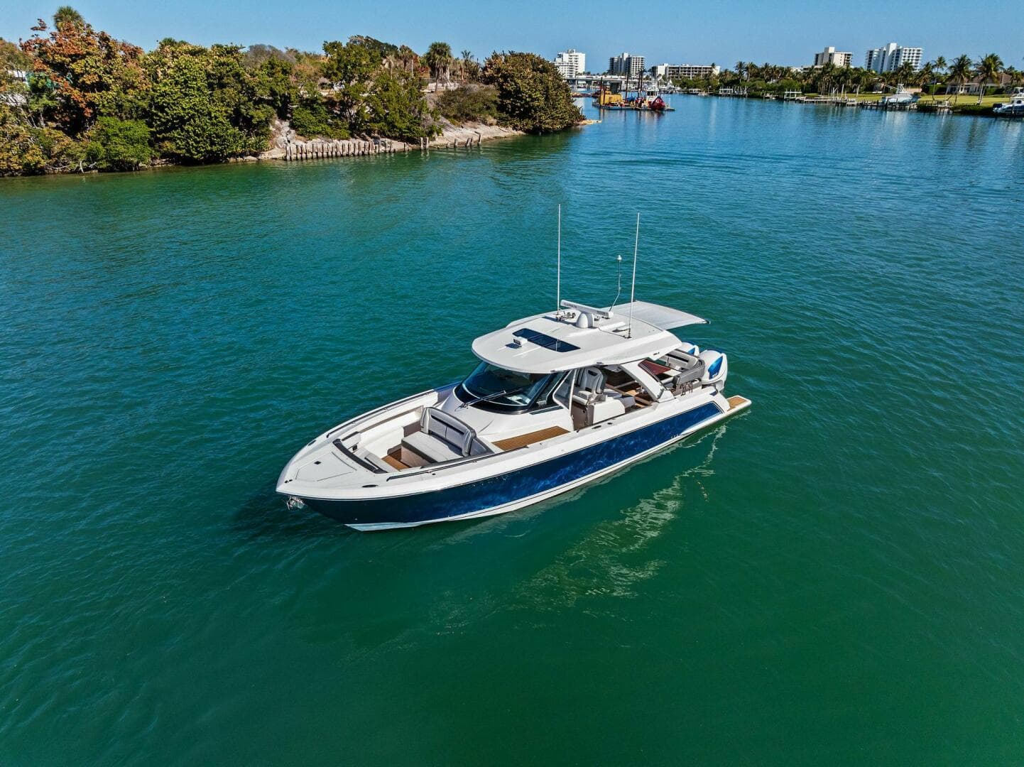 2019 Tiara Yachts 38LS for Sale in Jupiter, Florida Center Console 4