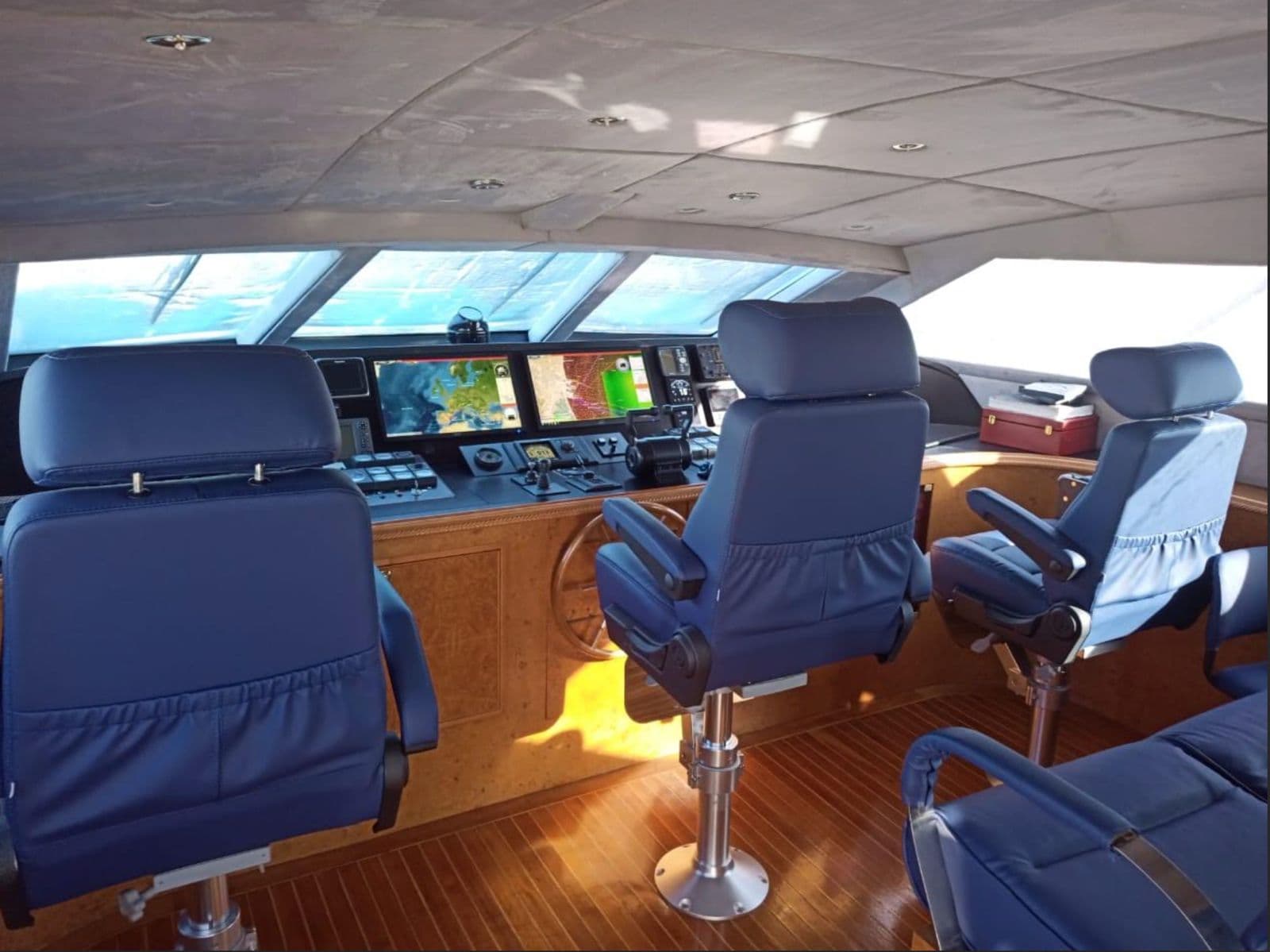 1996 Greenbay Marine 35 m displacement for Sale in Alicante, ES Explorer Yachts 5