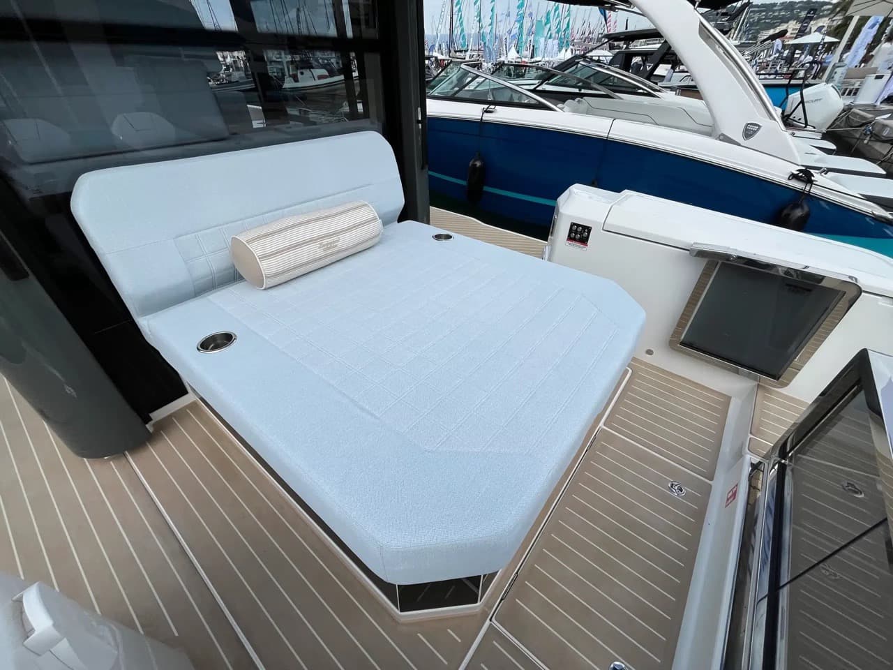 2026 Saxdor 340 GTWA for Sale in Empuriabrava, ES Walk-around Boats 4