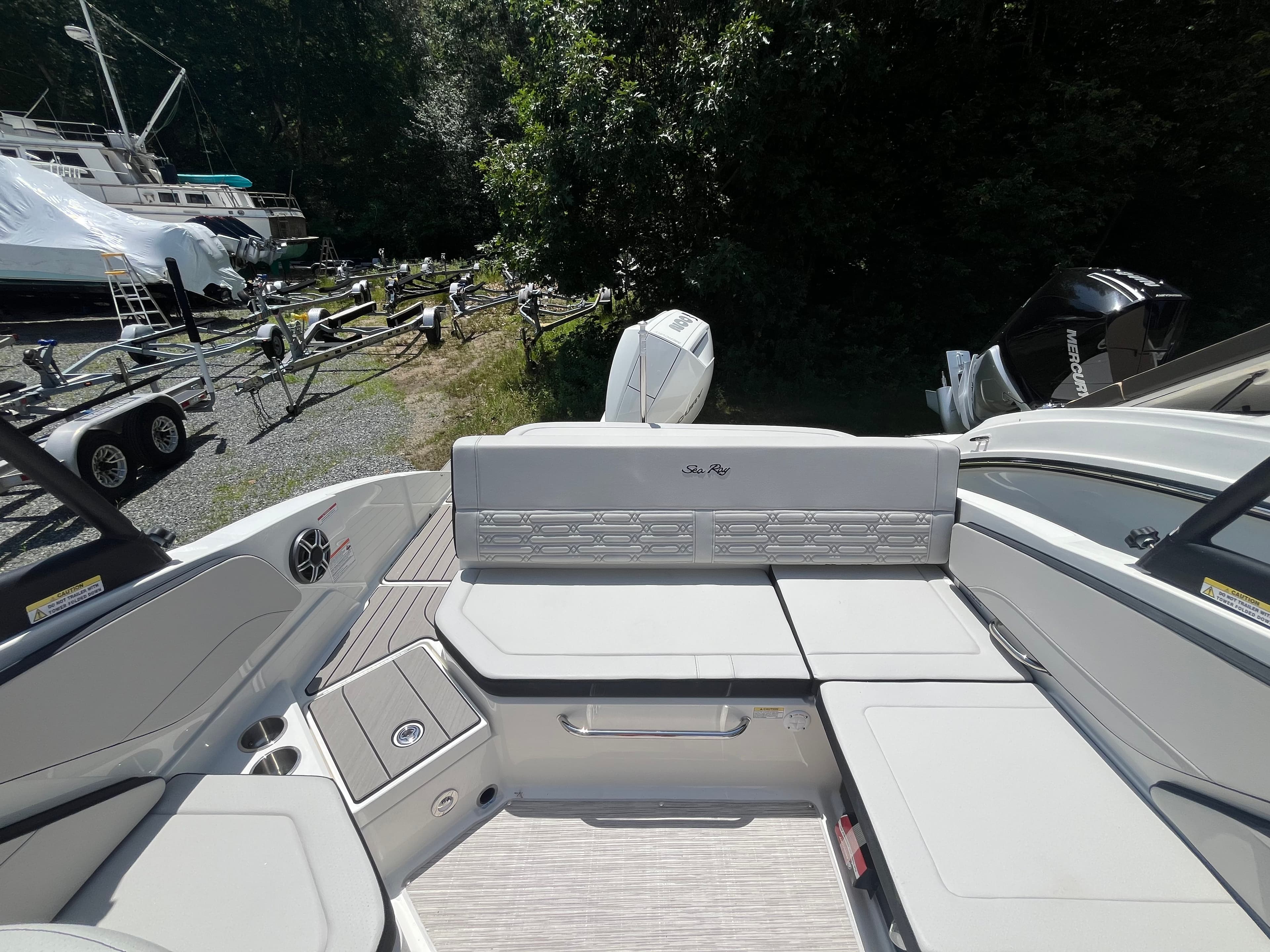 2026 Sea Ray SPX 210 Outboard zum Verkauf in Wakefield, RI Bowrider 4