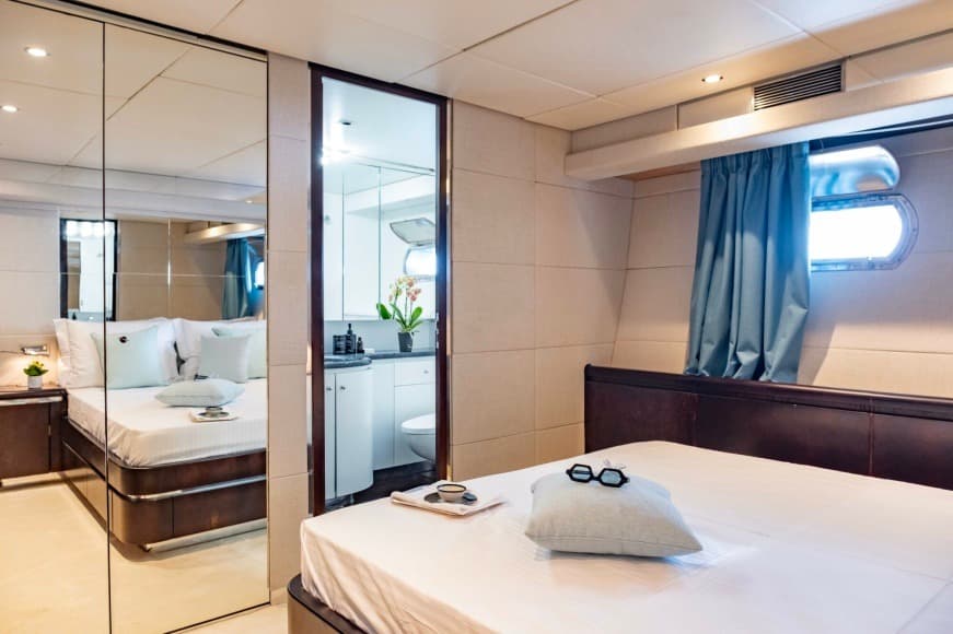 1988 Cantieri di Pisa Akhir 30 for Sale in Piraeus, GR Motor Yacht 5