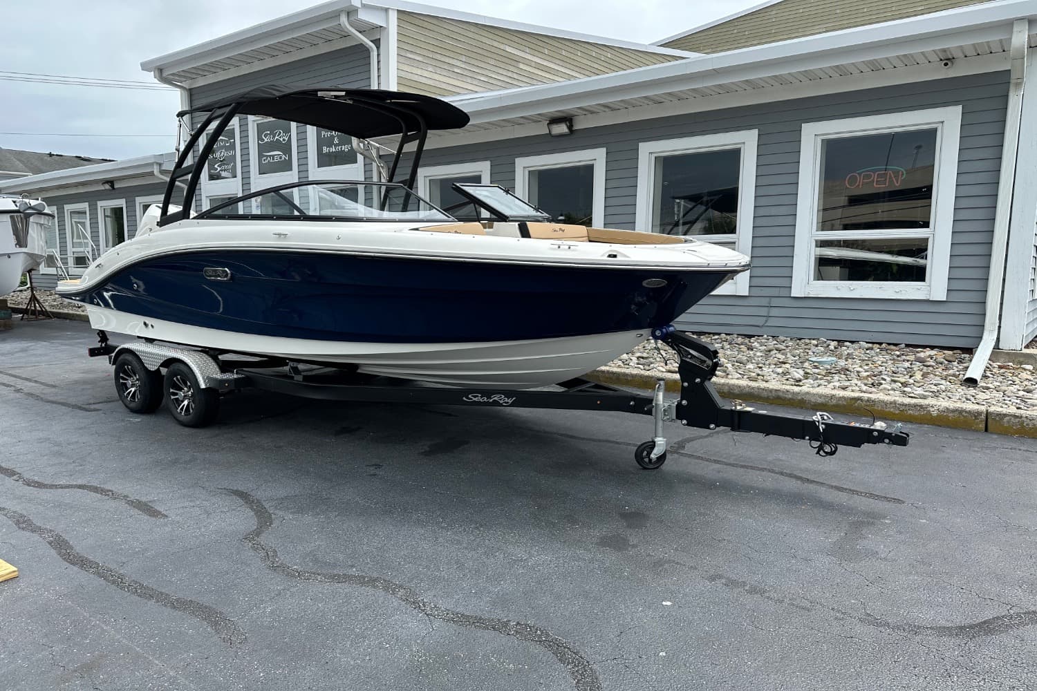 2027 Sea Ray SPX 210 Outboard in vendita a Somers Point, New Jersey Bowrider 2
