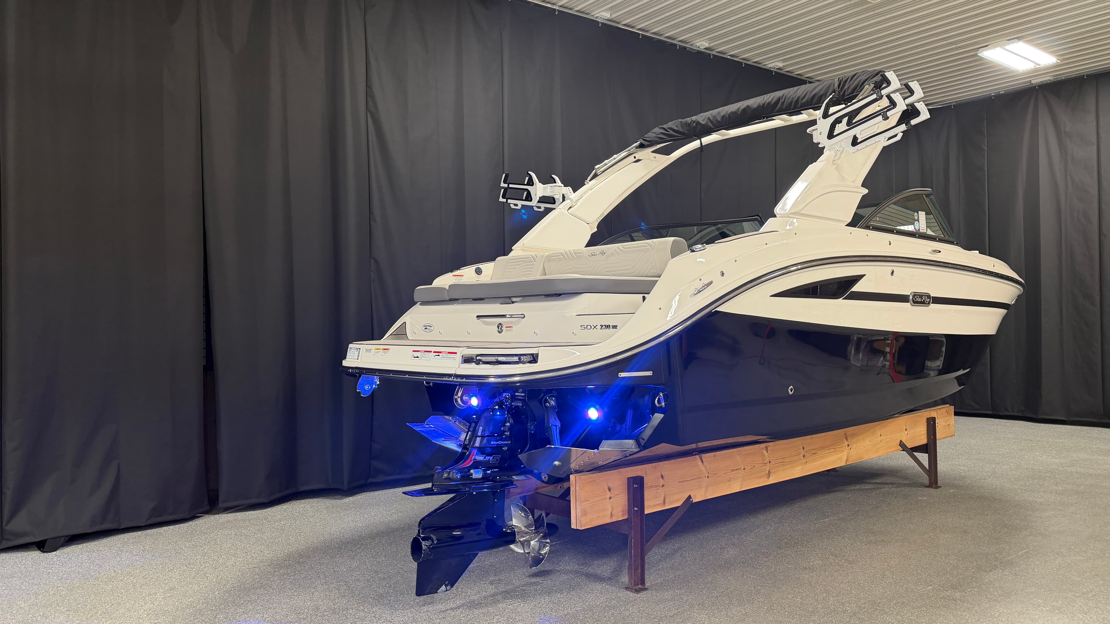 2026 Sea Ray SDX 230 Surf a la venta en Nisswa, Minnesota Bowrider 3