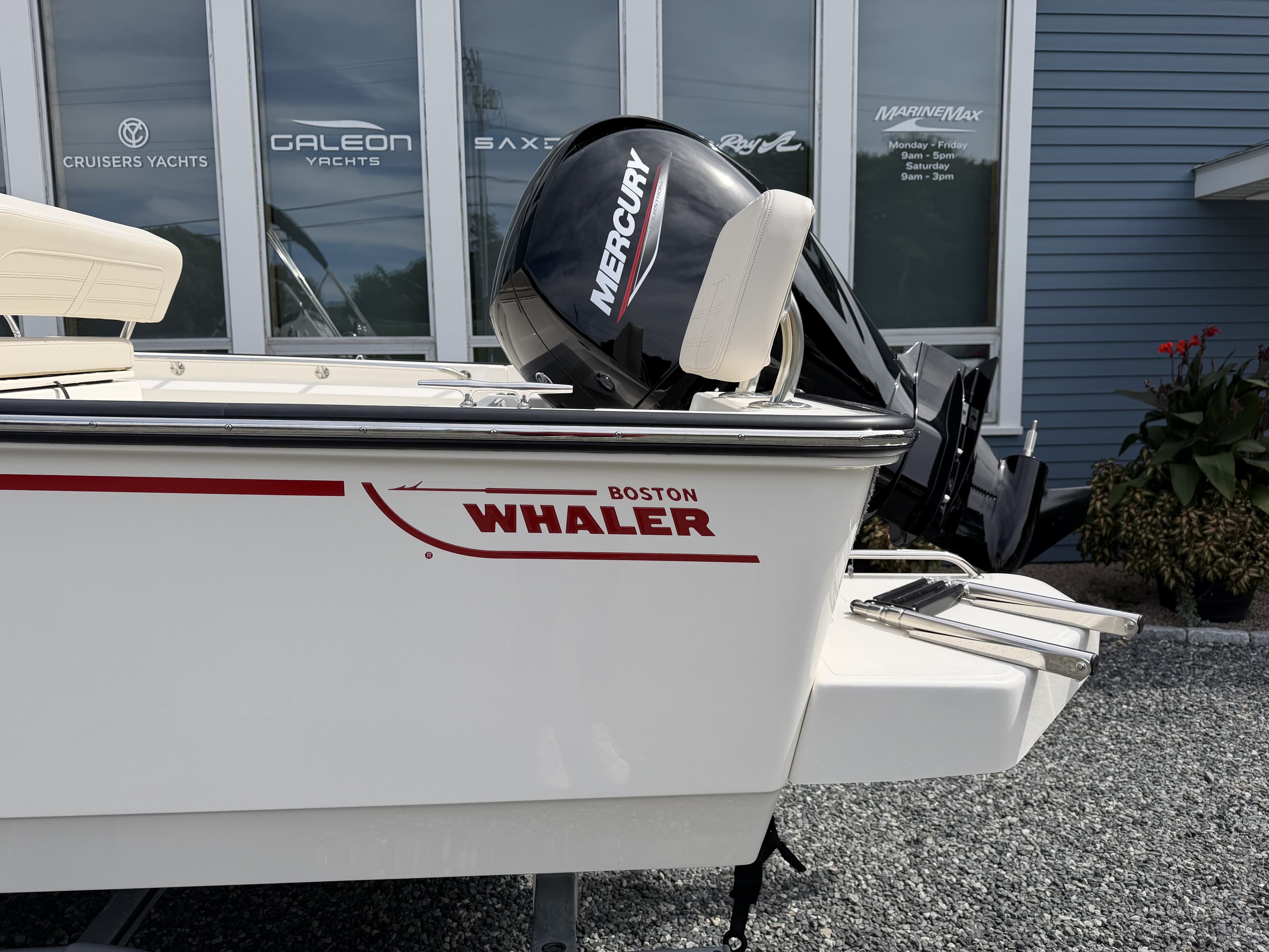 2027 Boston Whaler 190 Montauk in vendita a Wakefield, RI Center Console 2