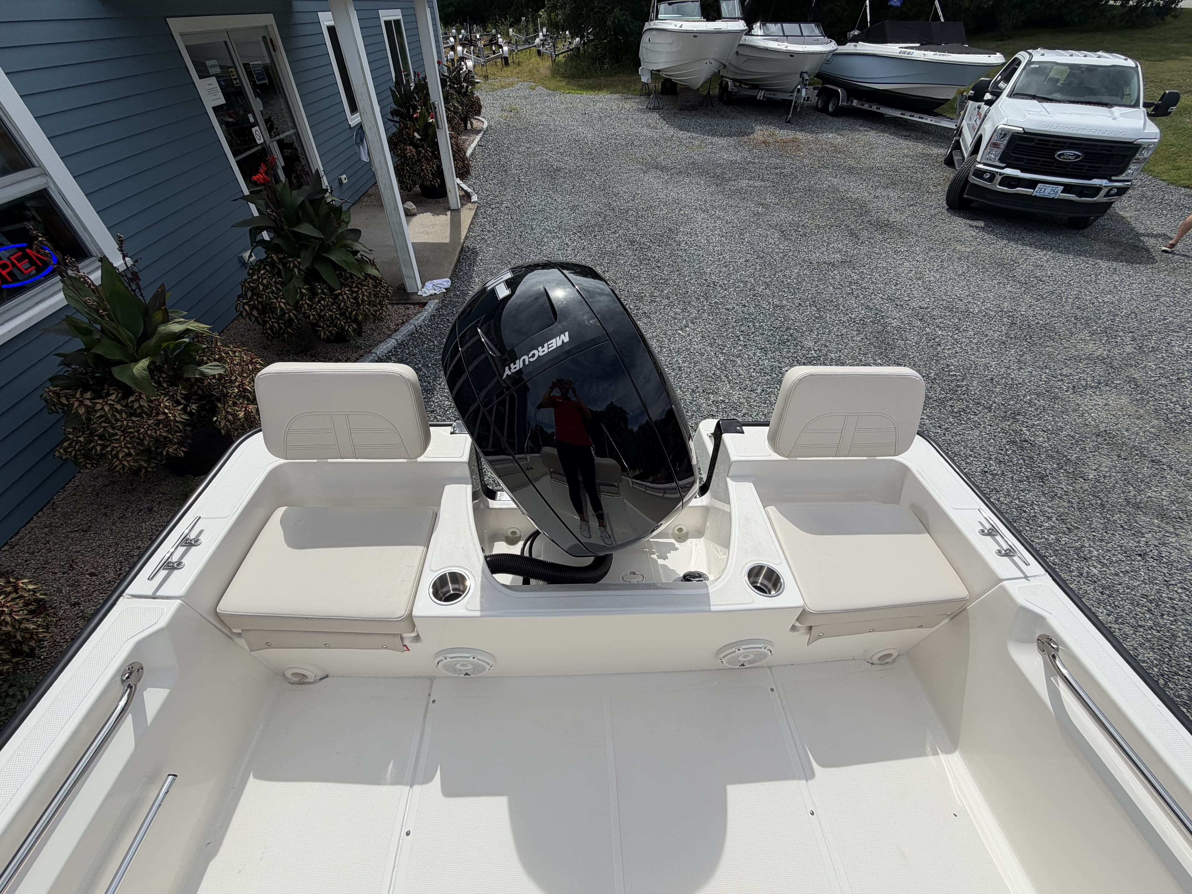 2027 Boston Whaler 190 Montauk in vendita a Wakefield, RI Center Console 4