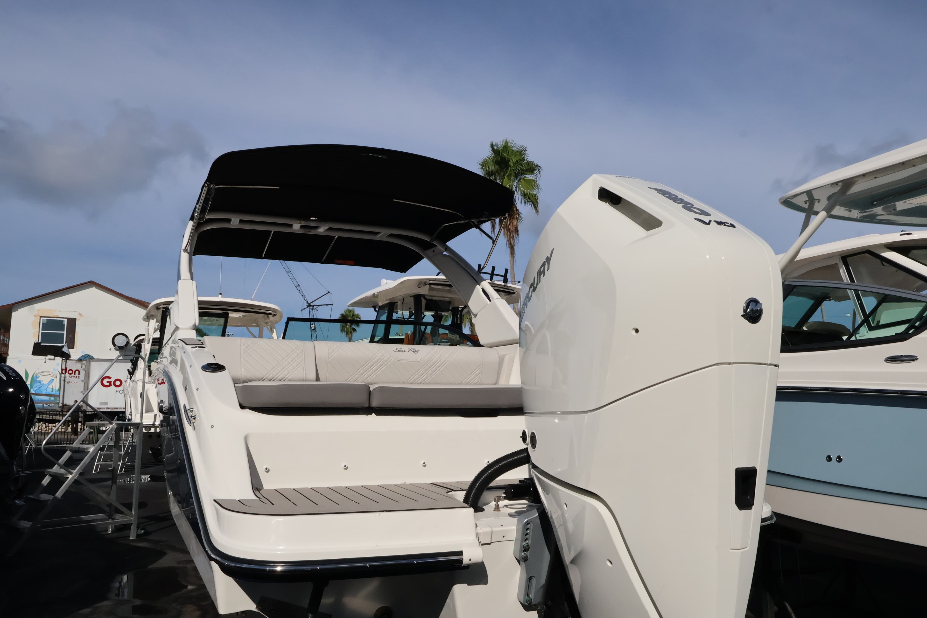 2027 Sea Ray SDX 270 Outboard in vendita a Naples, Florida Bowrider 4