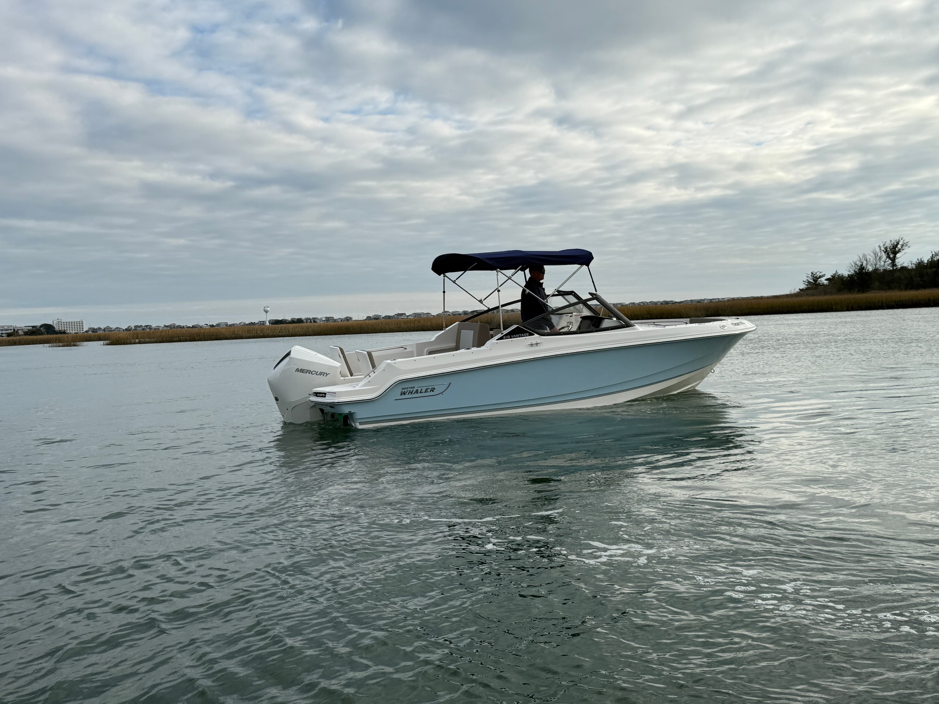 2026 Boston Whaler 210 Vantage zum Verkauf in Wrightsville Beach, North Carolina Bowrider