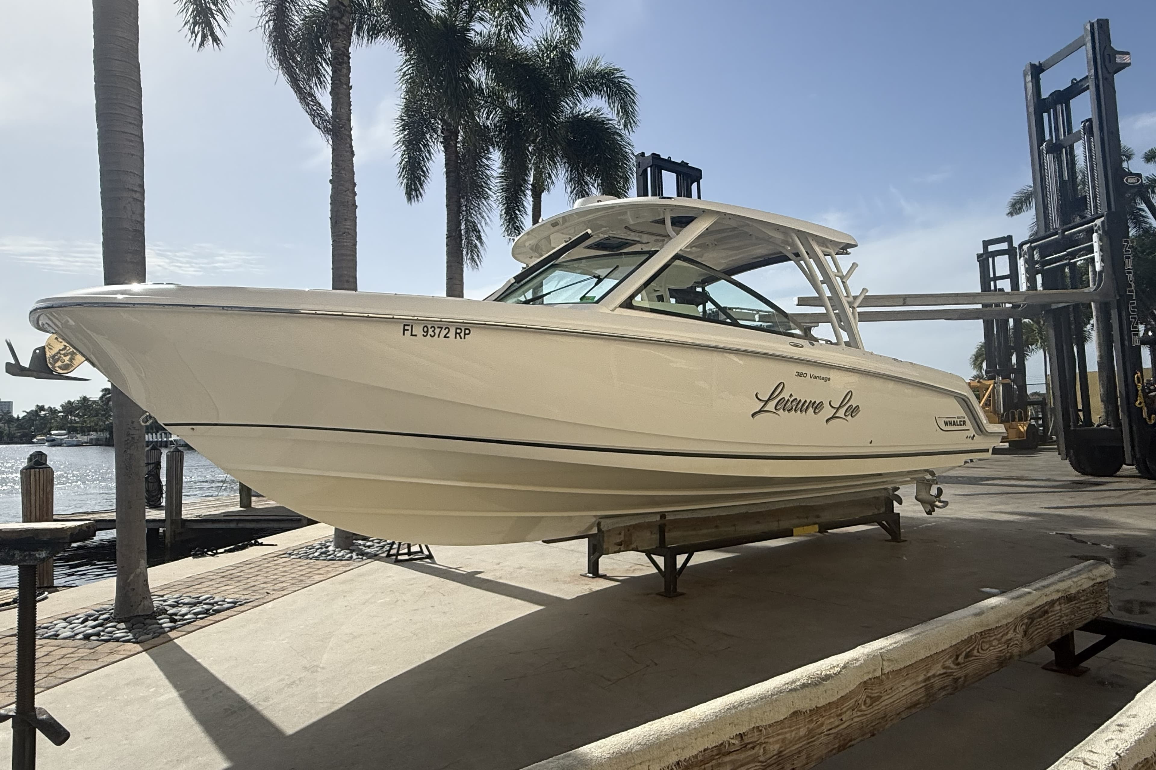 2018 Boston Whaler 320 Vantage zum Verkauf in Pompano Beach, Florida Bowrider