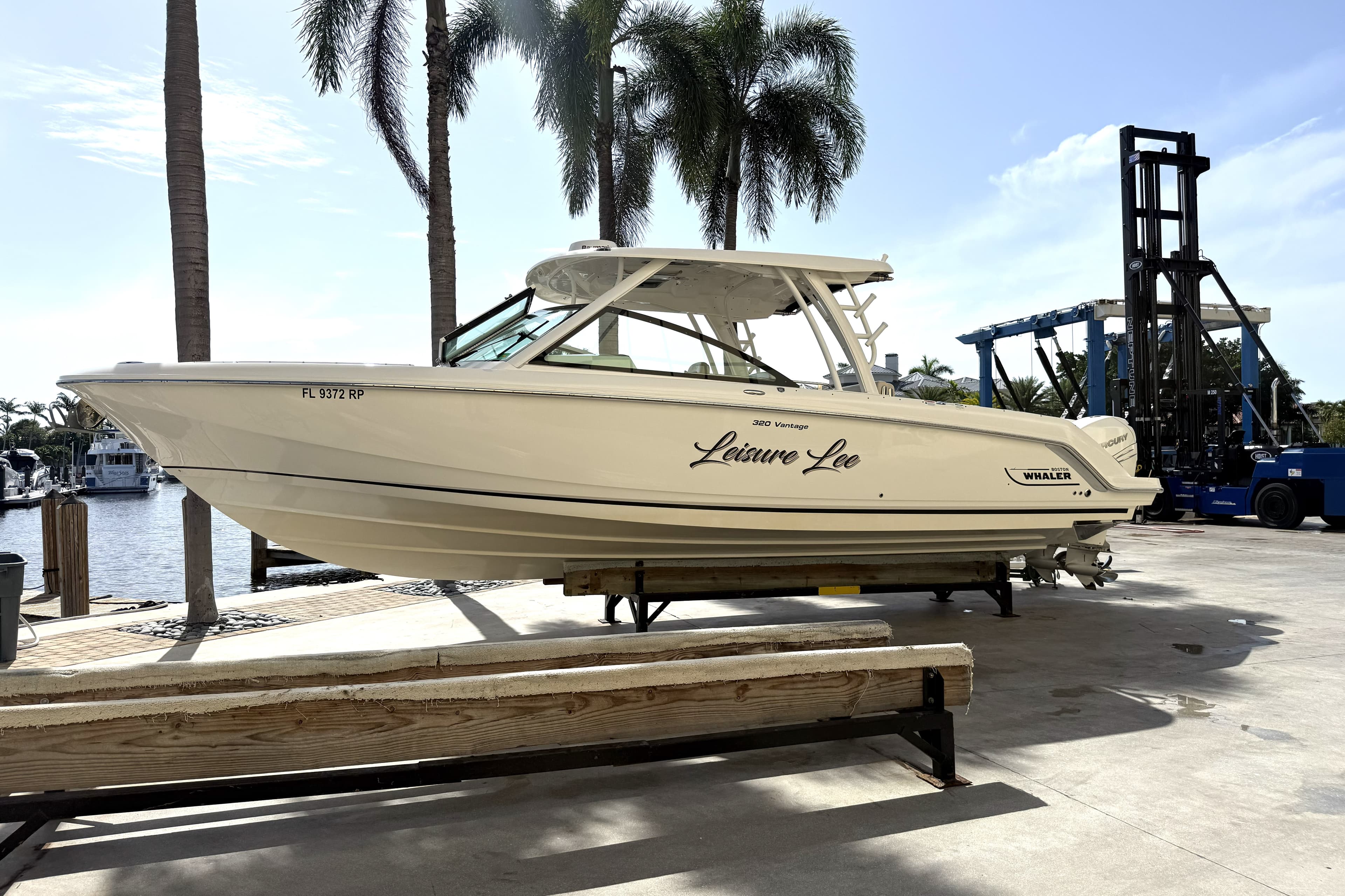 2018 Boston Whaler 320 Vantage zum Verkauf in Pompano Beach, Florida Bowrider 2