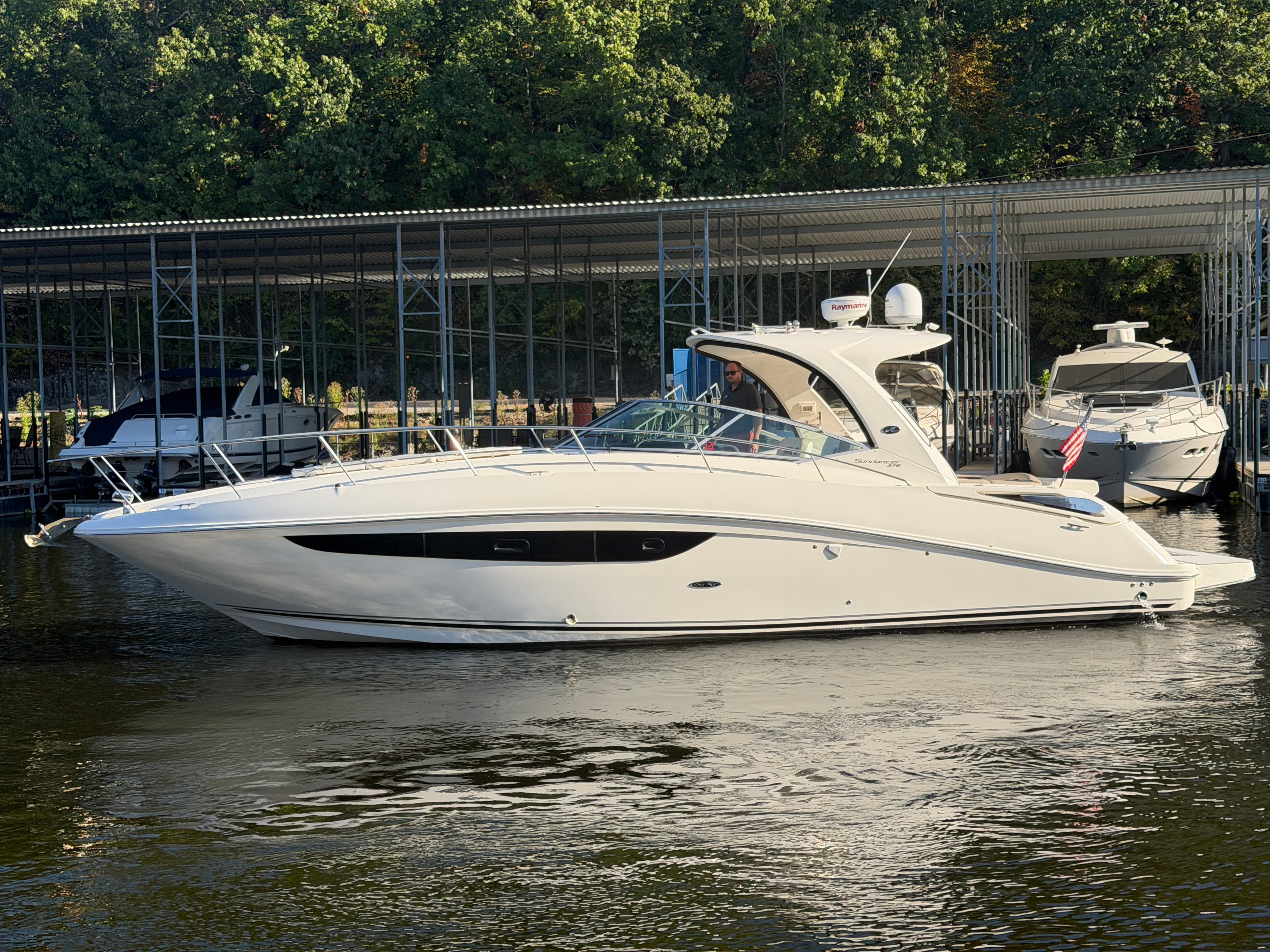 2016 Sea Ray Sundancer 370 zum Verkauf in Lake Ozark, MO Cruiser 3