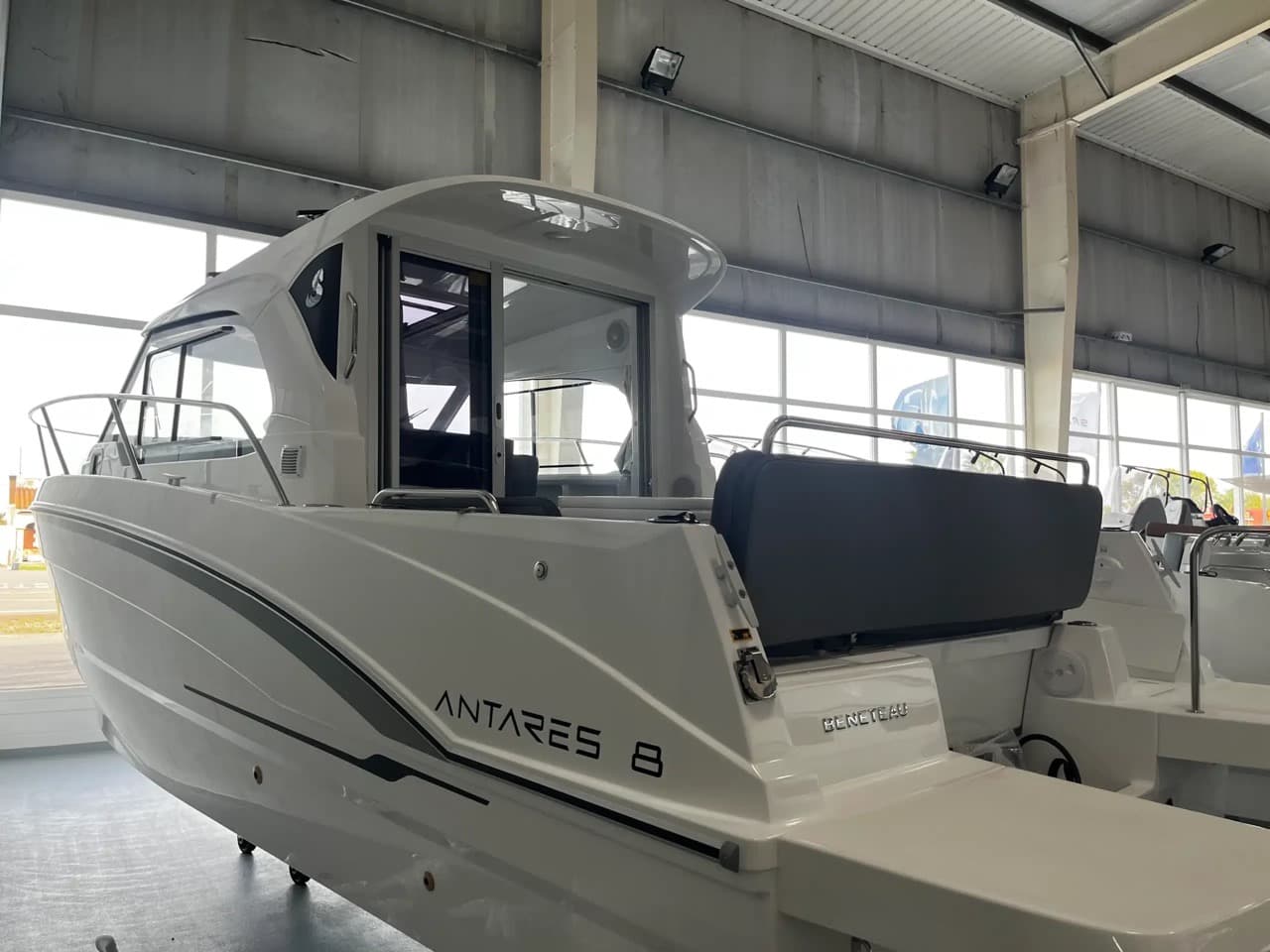 2026 Beneteau Antares 8 à vendre à Viladamat, ES Pilothouse