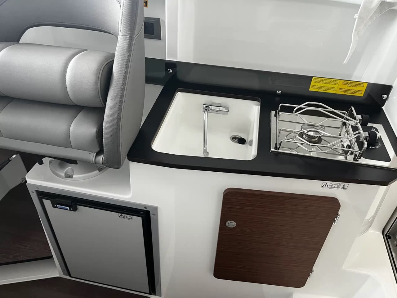 2026 Beneteau Antares 8 à vendre à Viladamat, ES Pilothouse 4