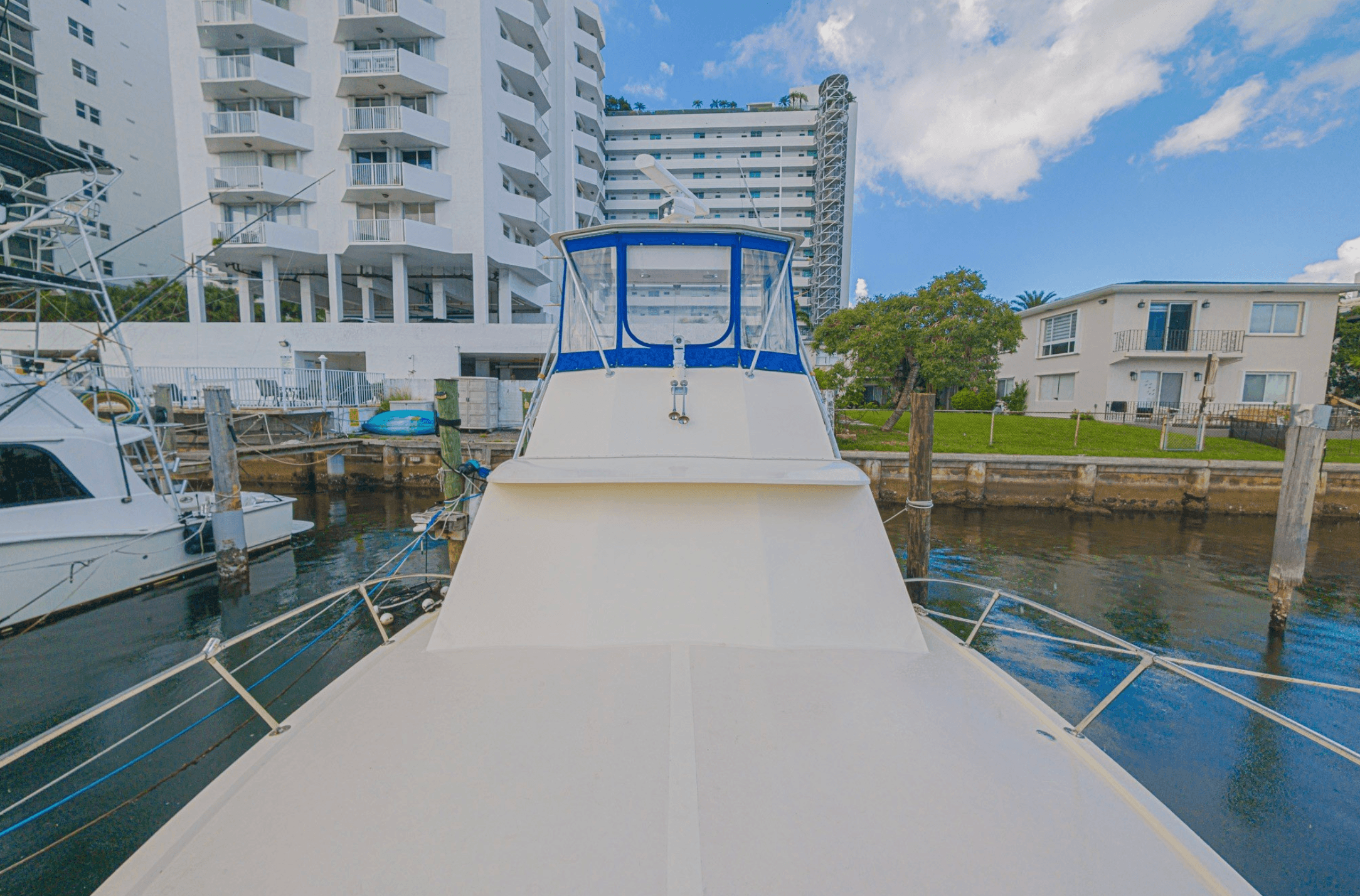 1973 Hatteras 36 Convertible te koop in Fort Lauderdale, Florida Flybridge 2