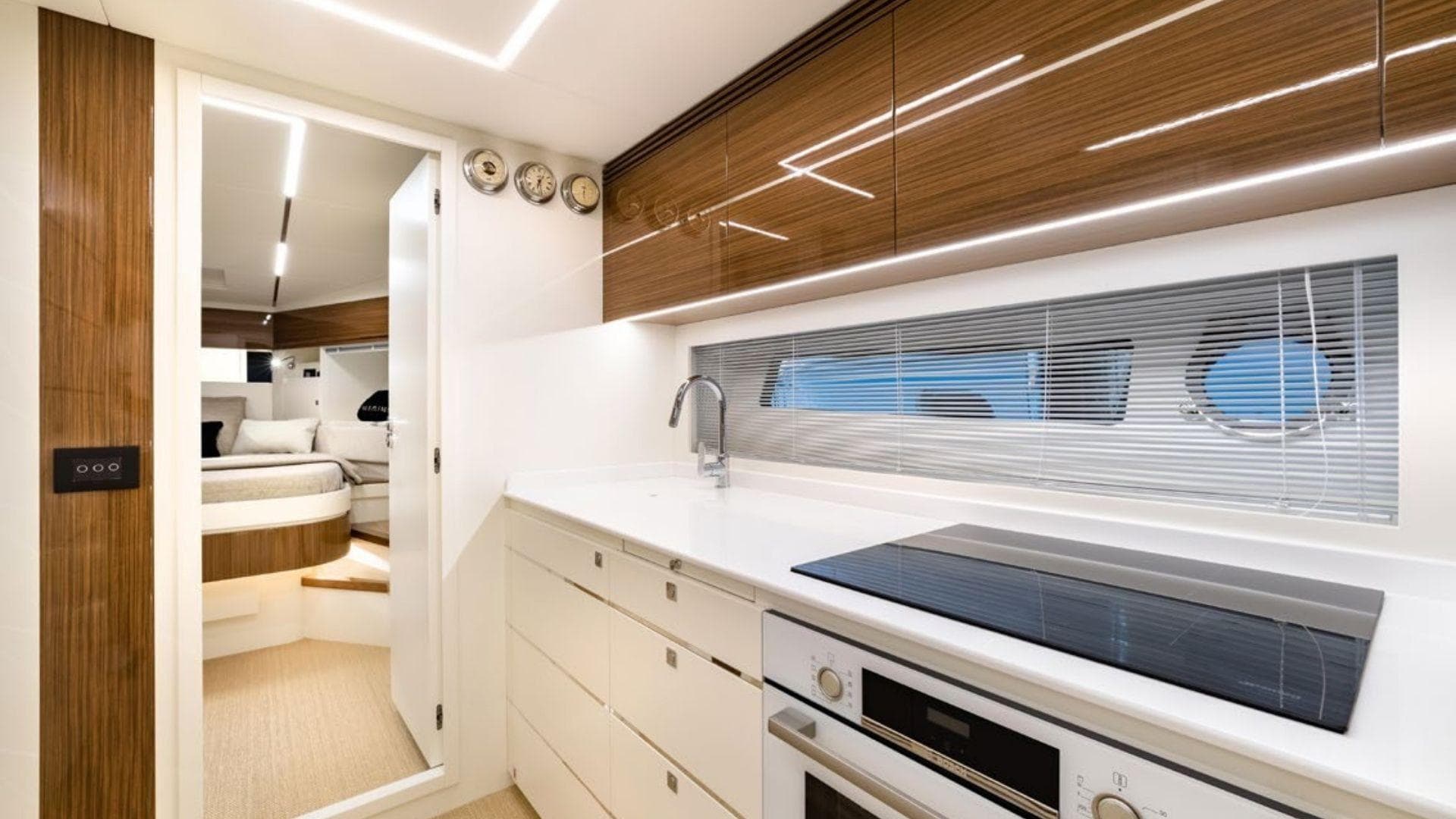 2026 Rizzardi INFIVE a la venta en Miami, Florida Motor Yacht 5