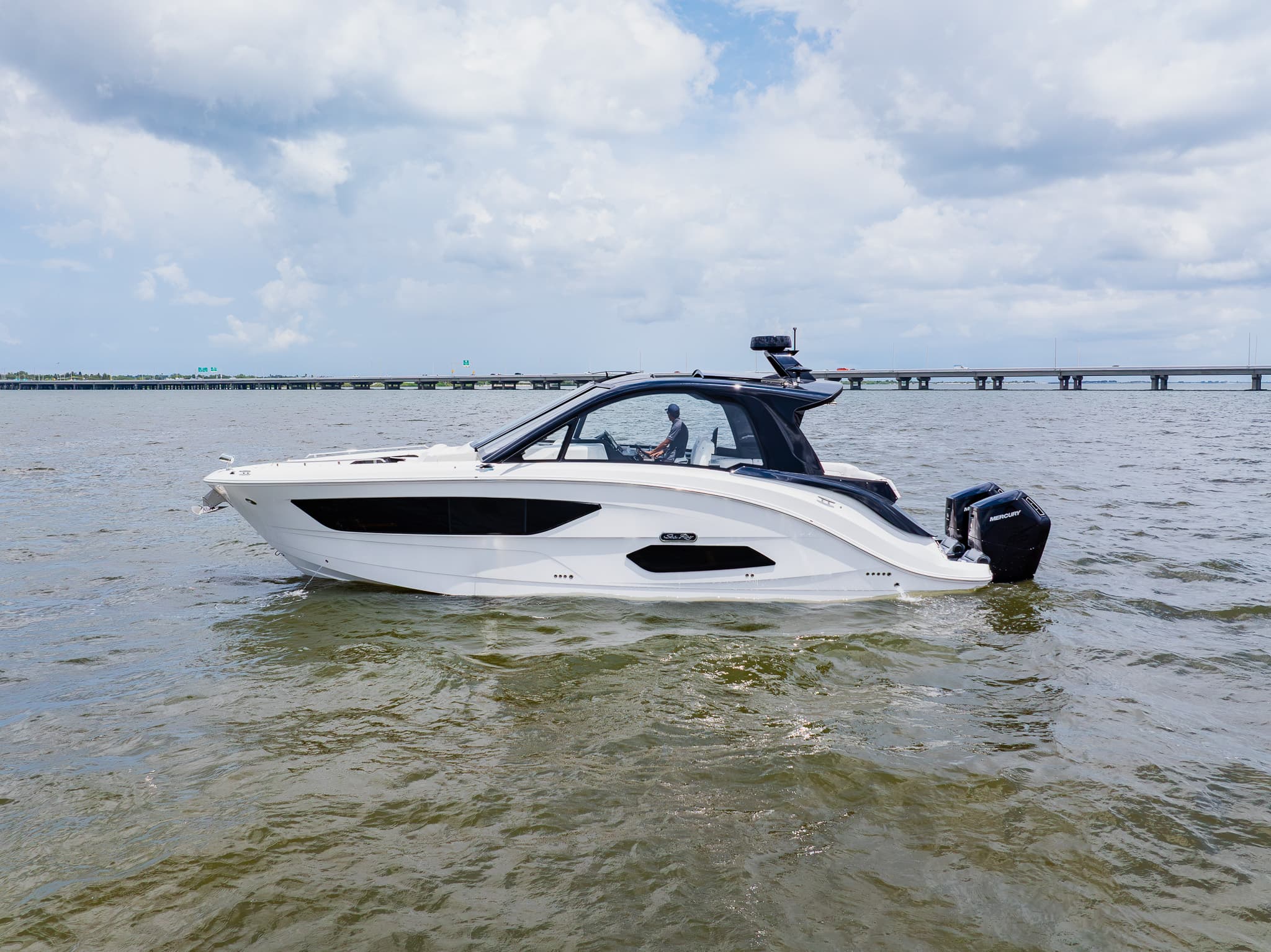 2026 Sea Ray Sundancer 370 Outboard zum Verkauf in Clearwater, Florida Bowrider 2
